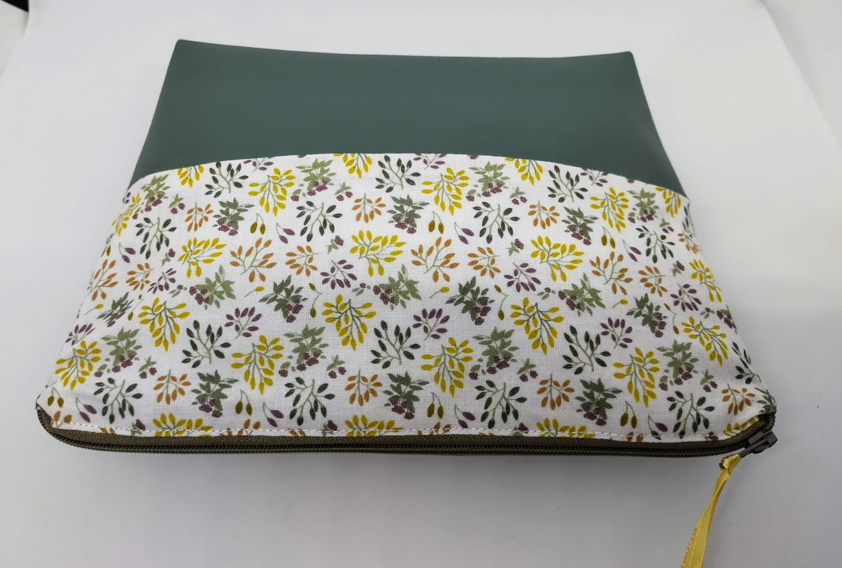 trousse de maquillage / trousse de de toilette herbier, simili cuir vert olive et tissu coton, cadeau pour elle