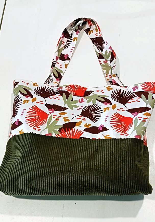 Sac tissu, Tote bag, sac de plage, fourre tout, cabas, tissu coton  et velours côtelé vert kaki, cadeau pour elle