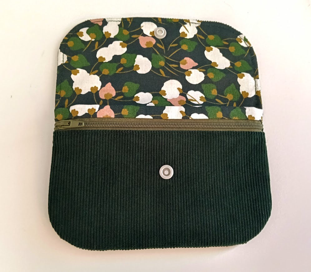 Pochette en velours côtelé