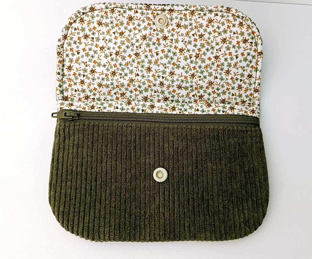 Porte monnaie à rabat, portefeuille, tissu coton, velours côtelé vert kaki, cadeau pour elle, cadeau de noël.