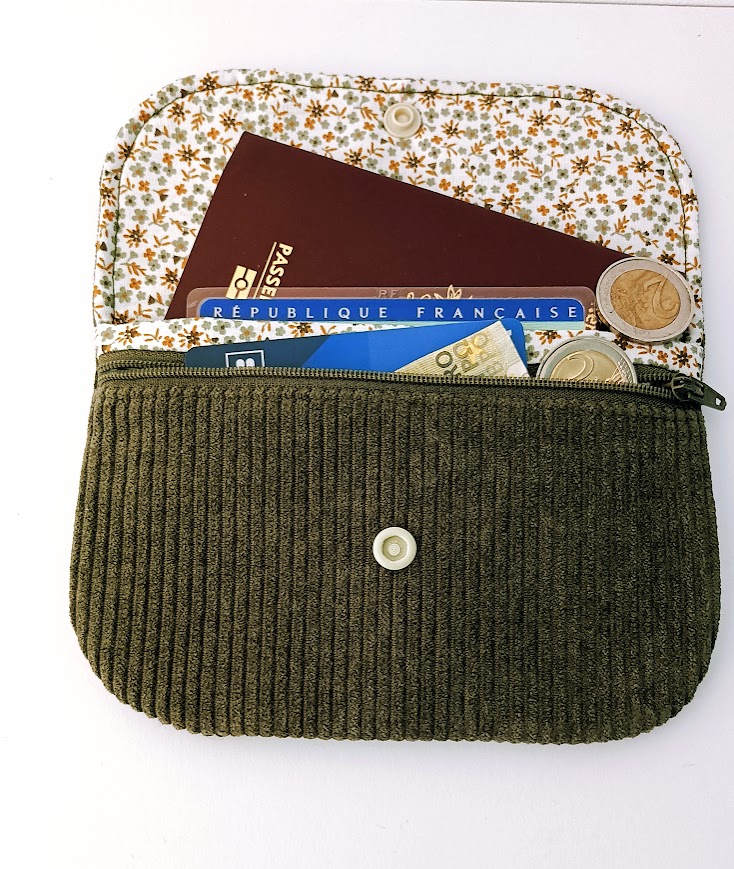 Porte monnaie à rabat, portefeuille, tissu coton, velours côtelé vert kaki, cadeau pour elle, cadeau de noël.