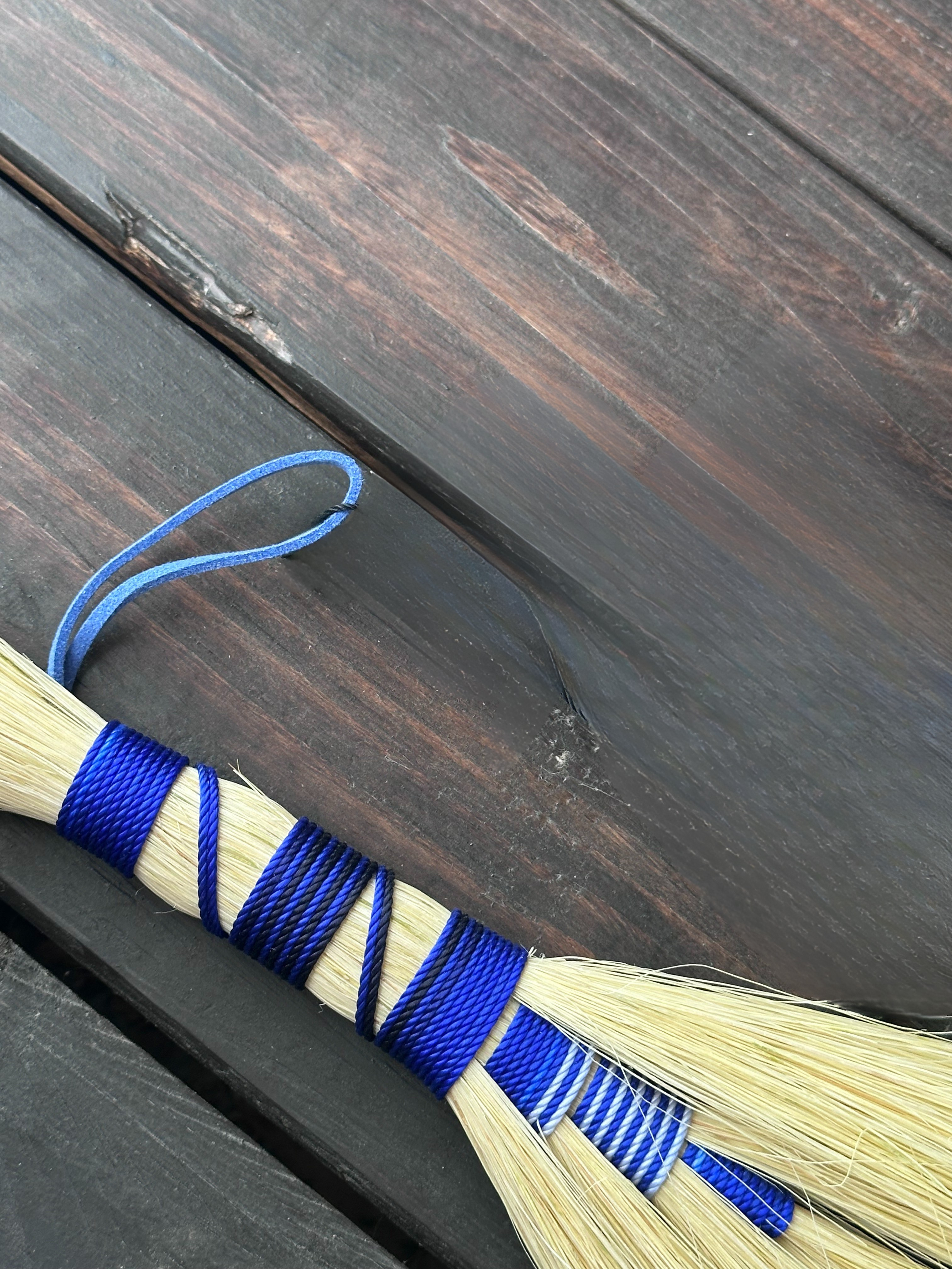 Minikin Multi Blue w/White Fibers