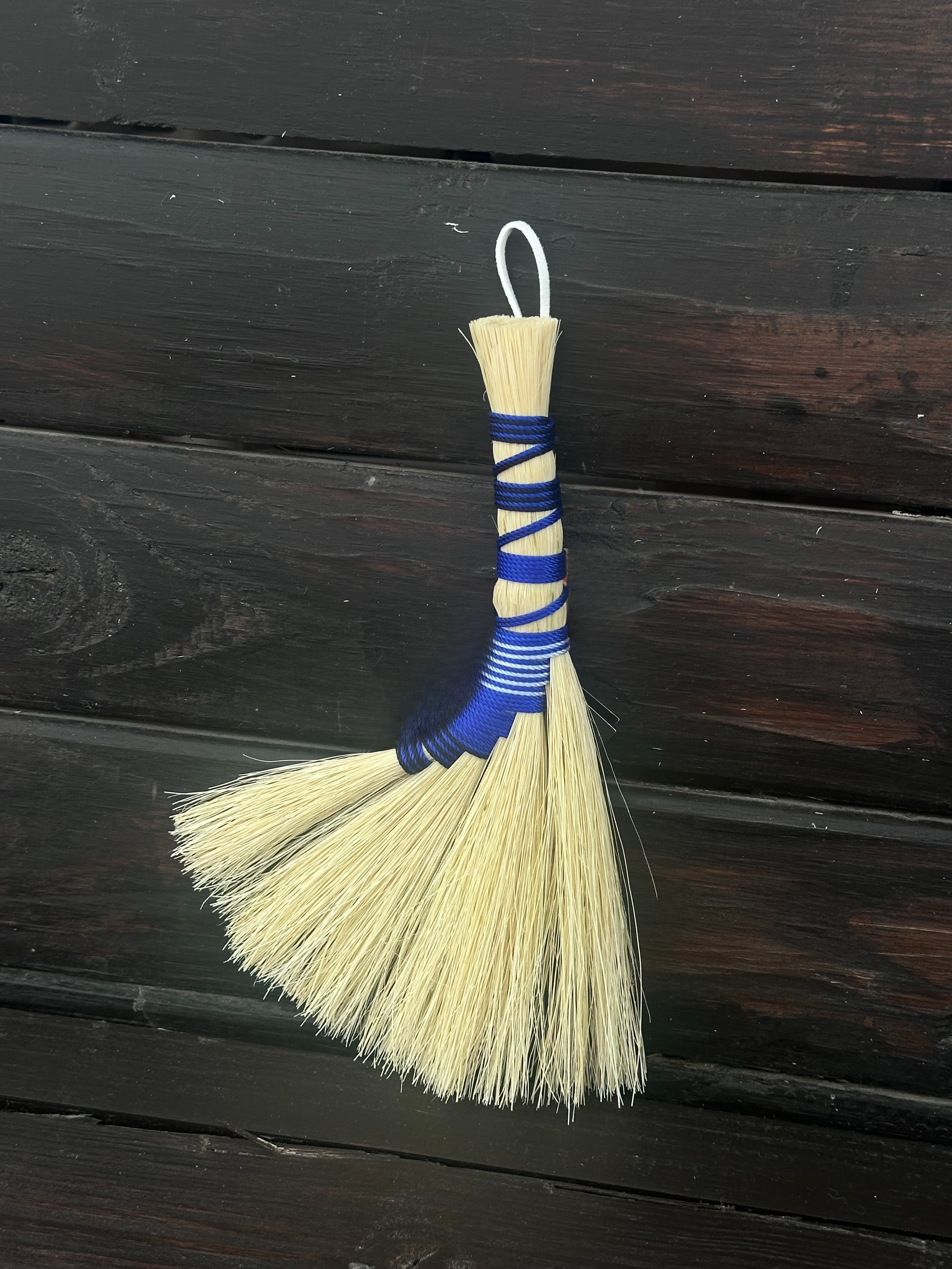 Minikin Multi Blue w/White Fibers