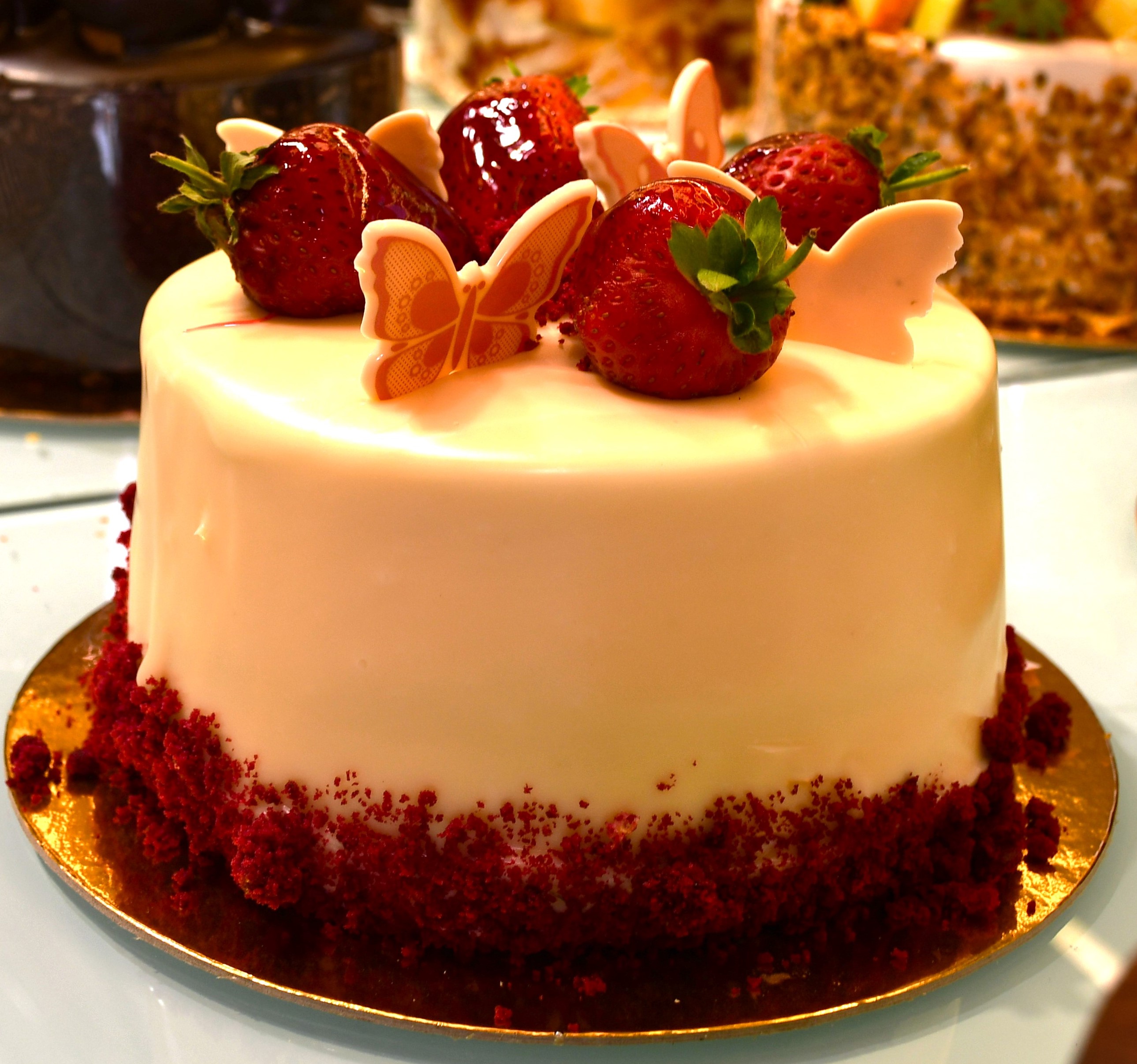 Decorative Strawberry Banana Cake 