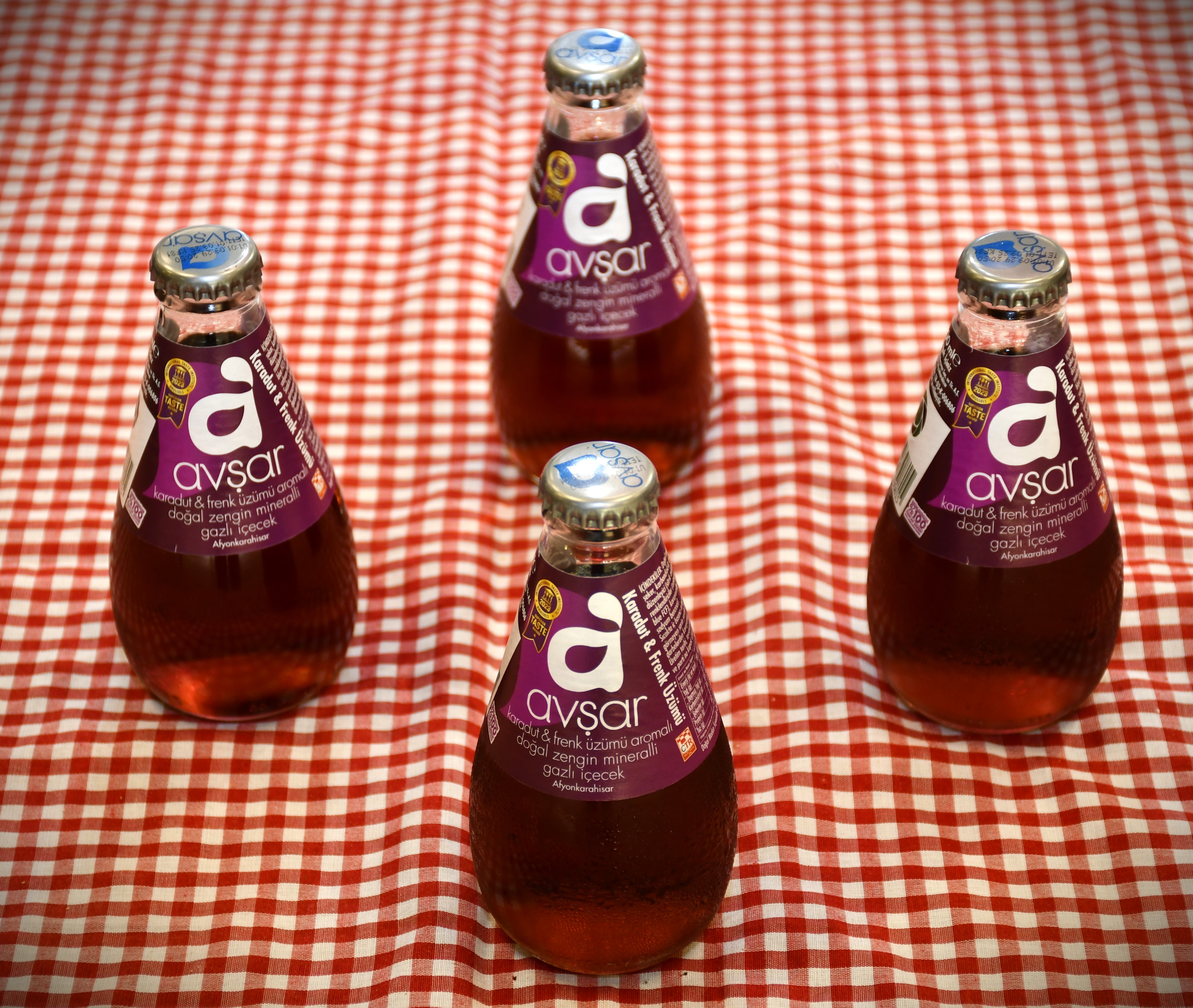 Avşar Black Mulberry & Blackcurrant Flavored Carbonated Drink