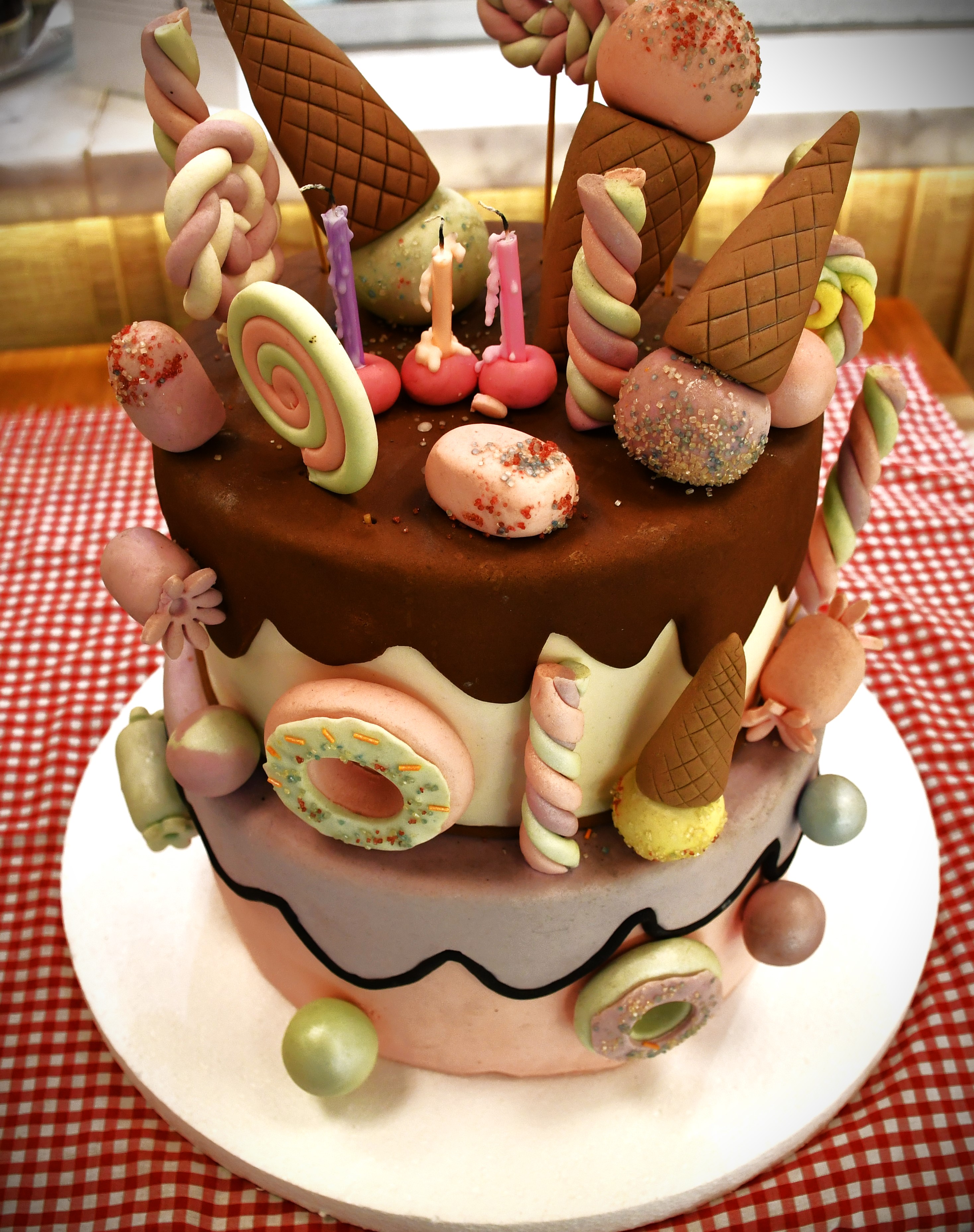 Renkli Şeker Hamuru Pasta