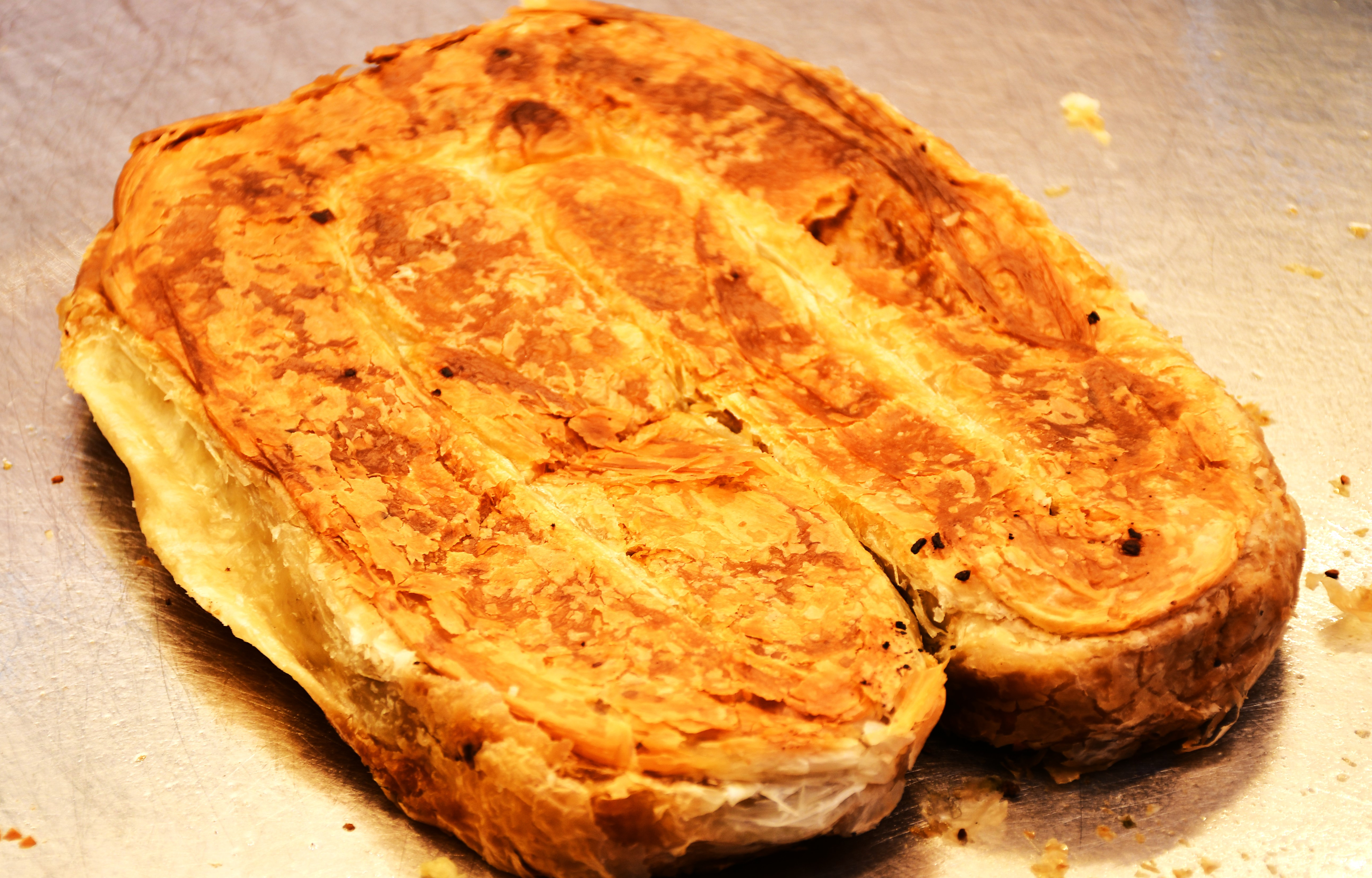 Peynirli Kol Böreği