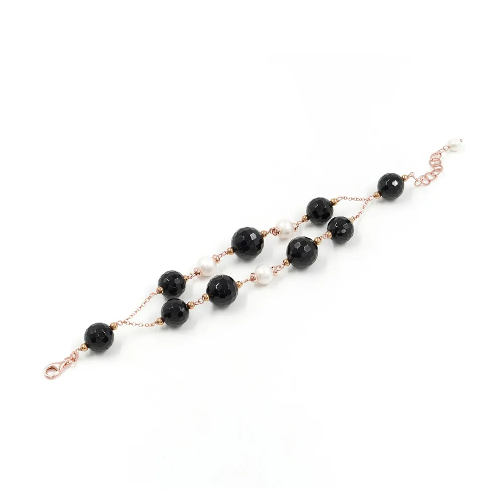 Bracciale con agata nera e perle ammagliato con filo di argento 925