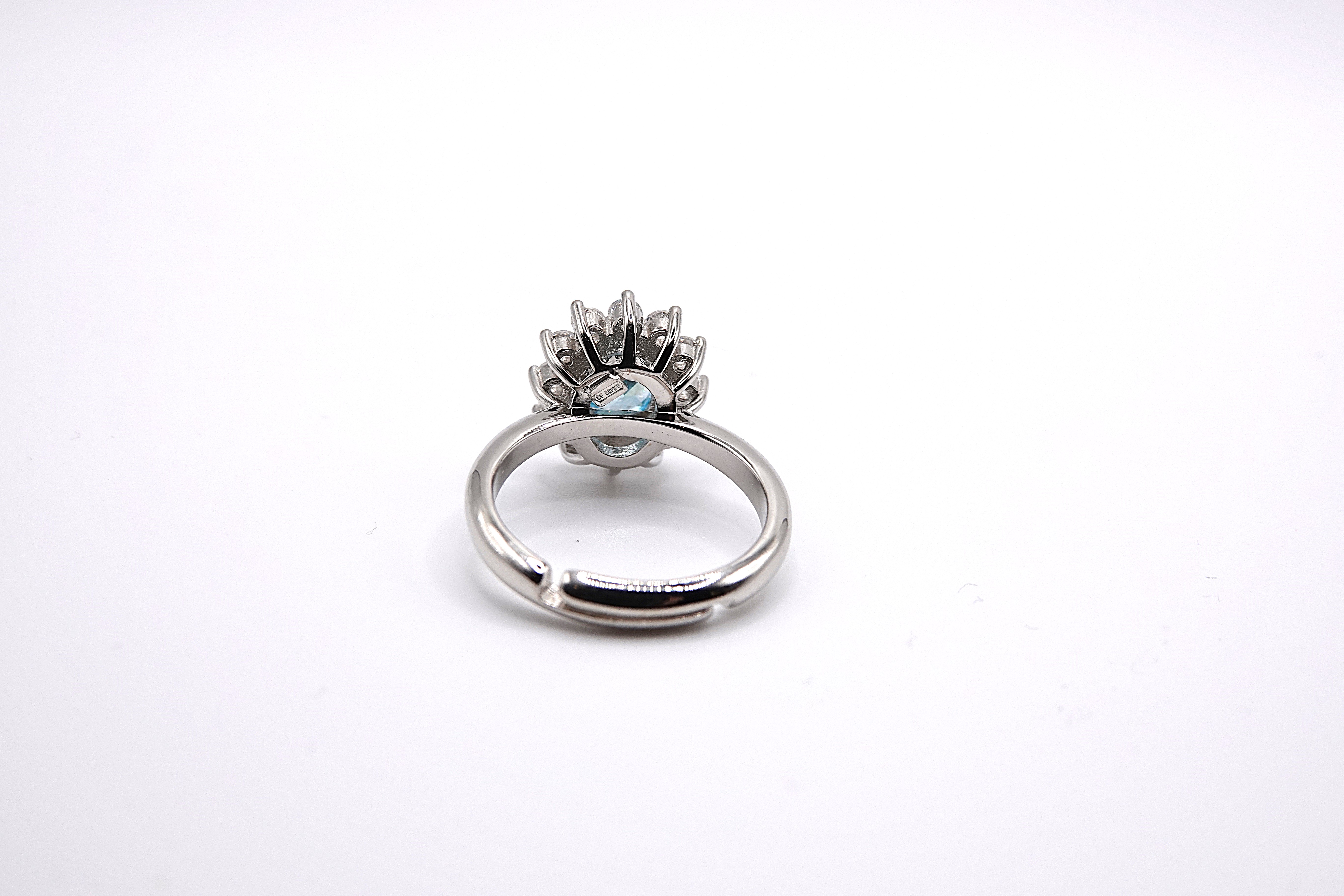 Anello rodiato in argento 925 con zircone