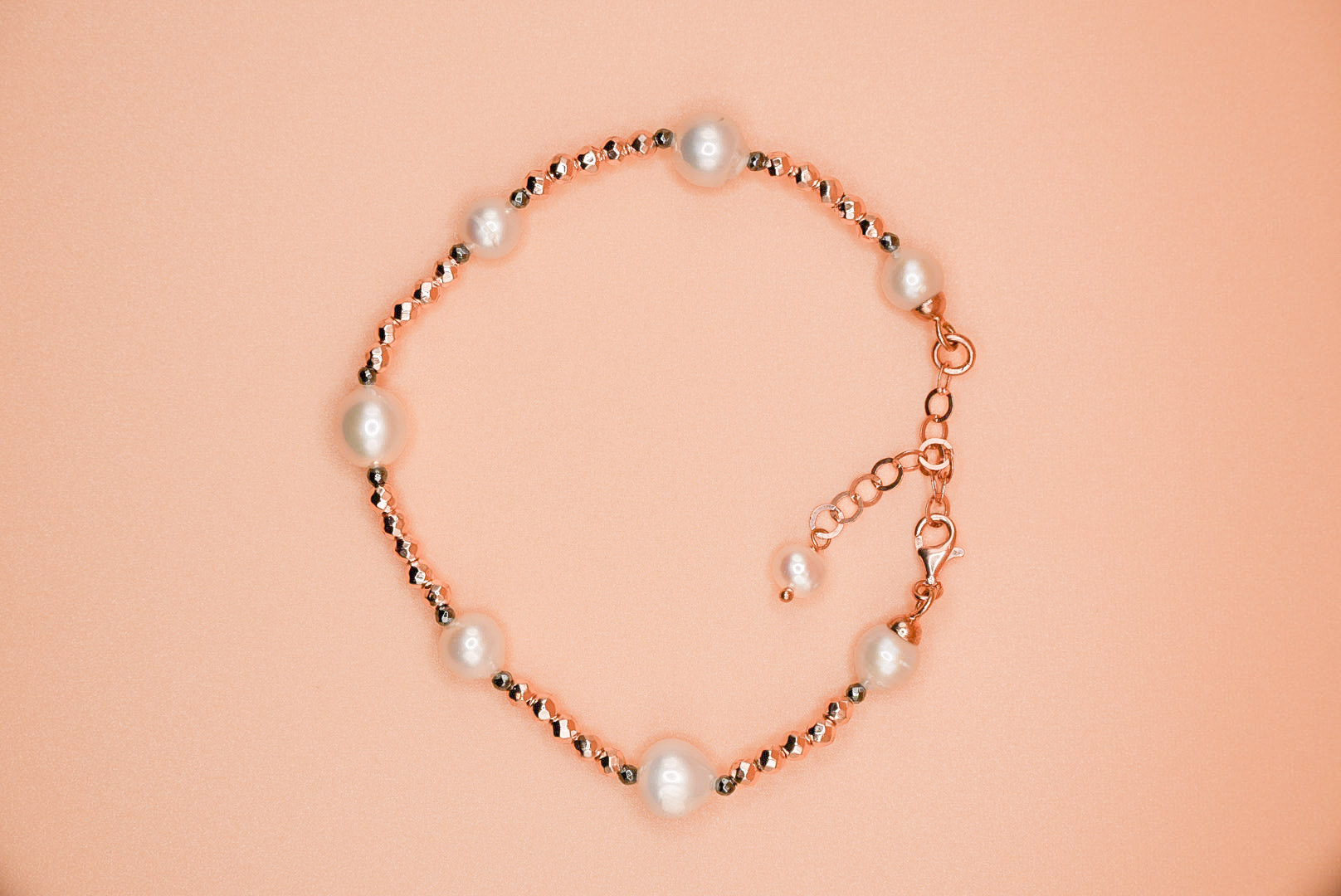 Bracciale  in argento 925 con ematite e perle