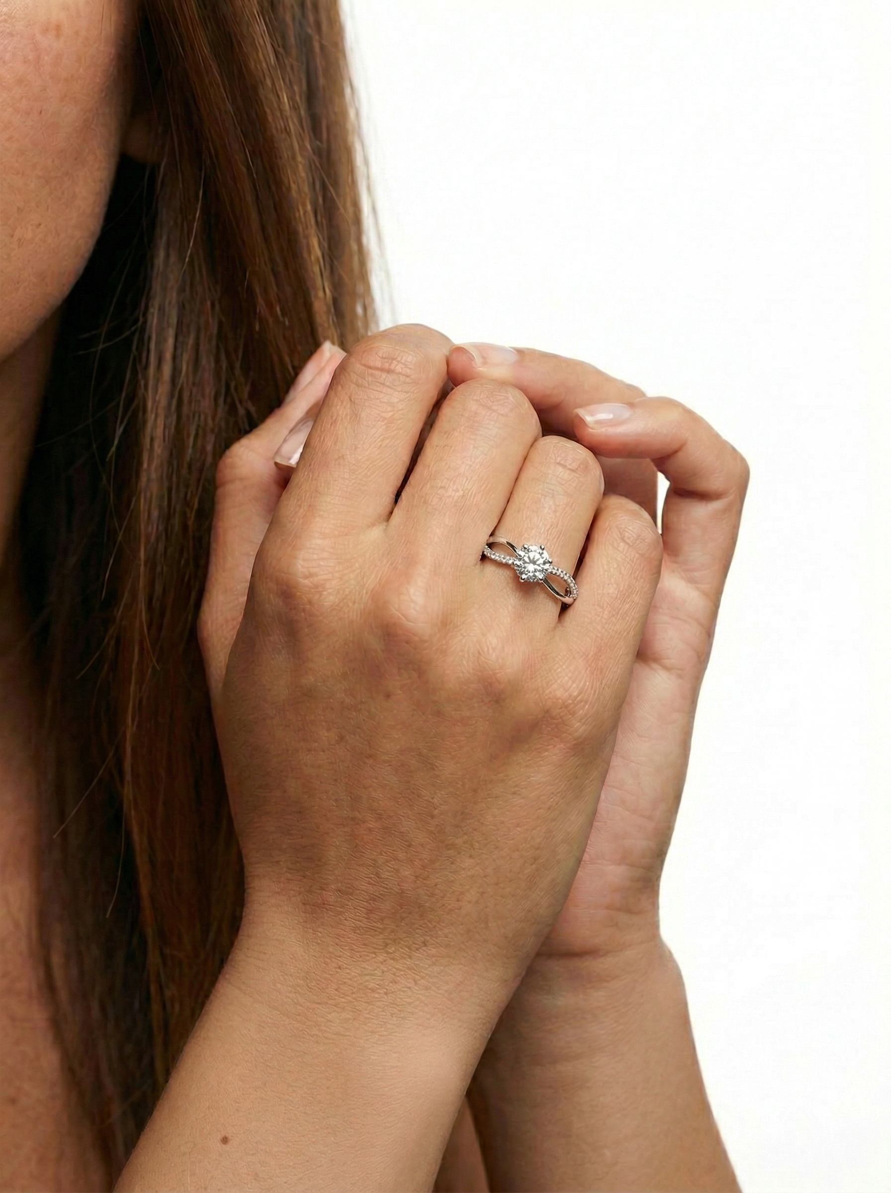 anello solitario in argento  925 e zirconi bianchi  rodiato