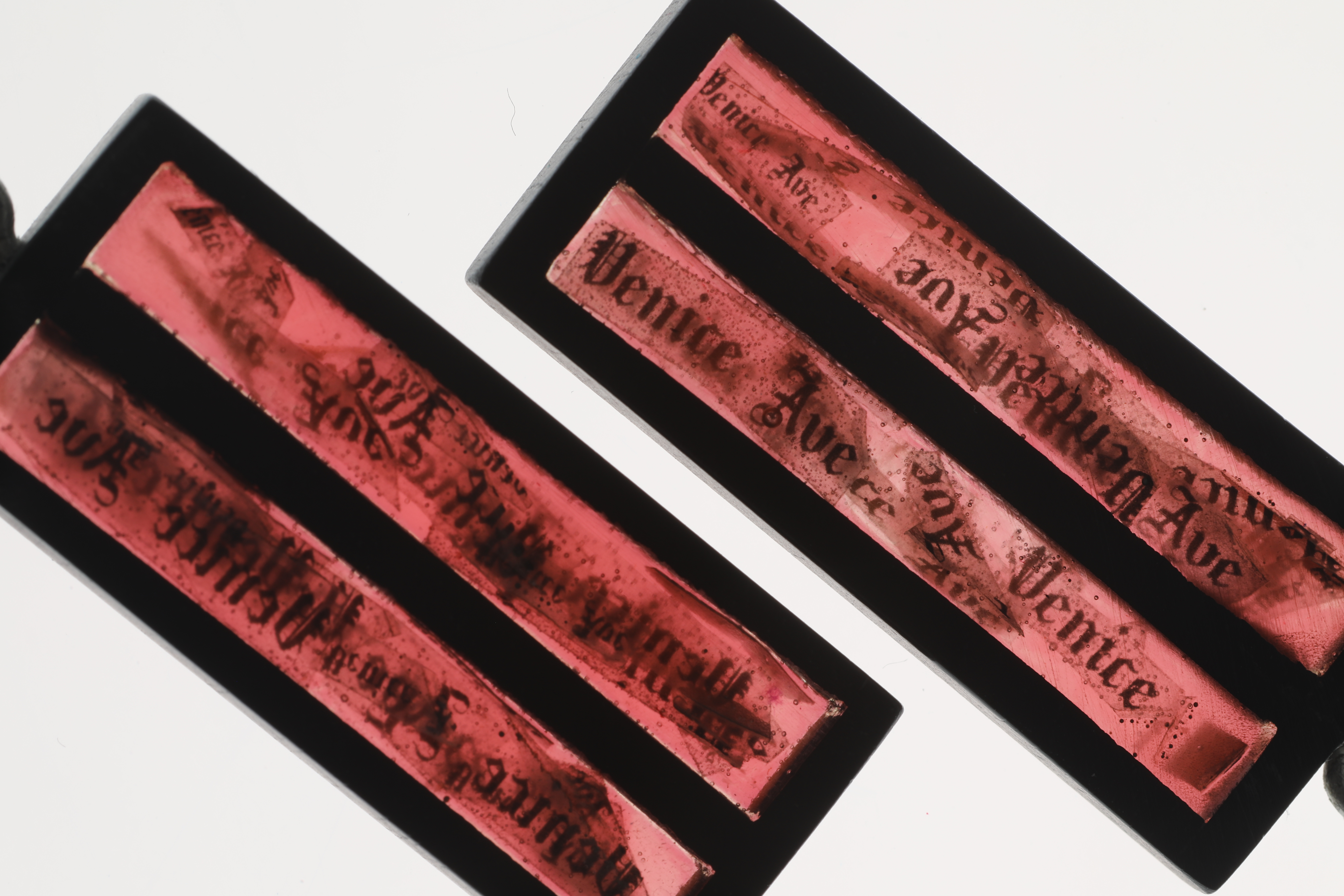 No. 2 Ebano & Resina