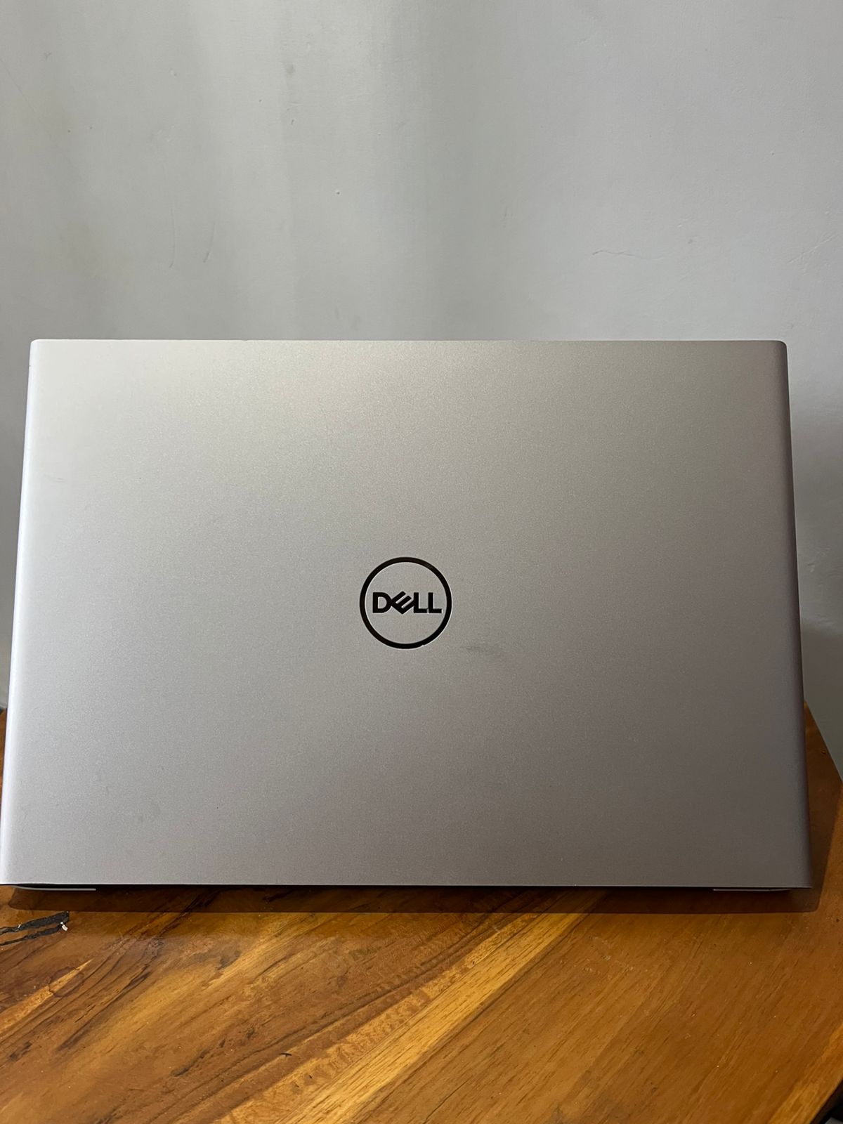 Dell Vostro 5471 core i5 gen 8 Ram 8gb SSD 256Gb vga amd radeon 530 2gb