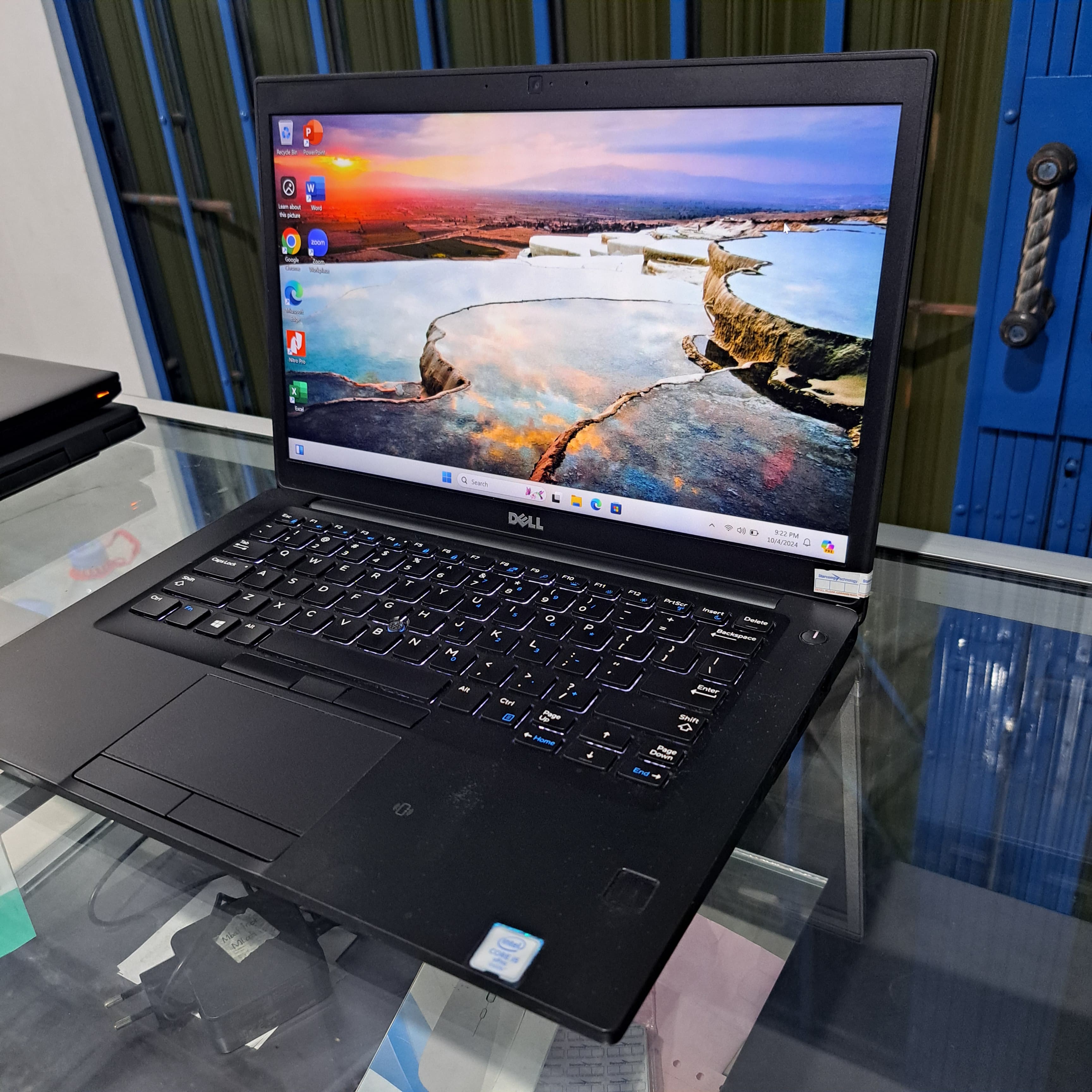 Dell 7480  Core i5 gen 6  Ram 8gb  SSD 256Gb    Windows 11  Office 2021