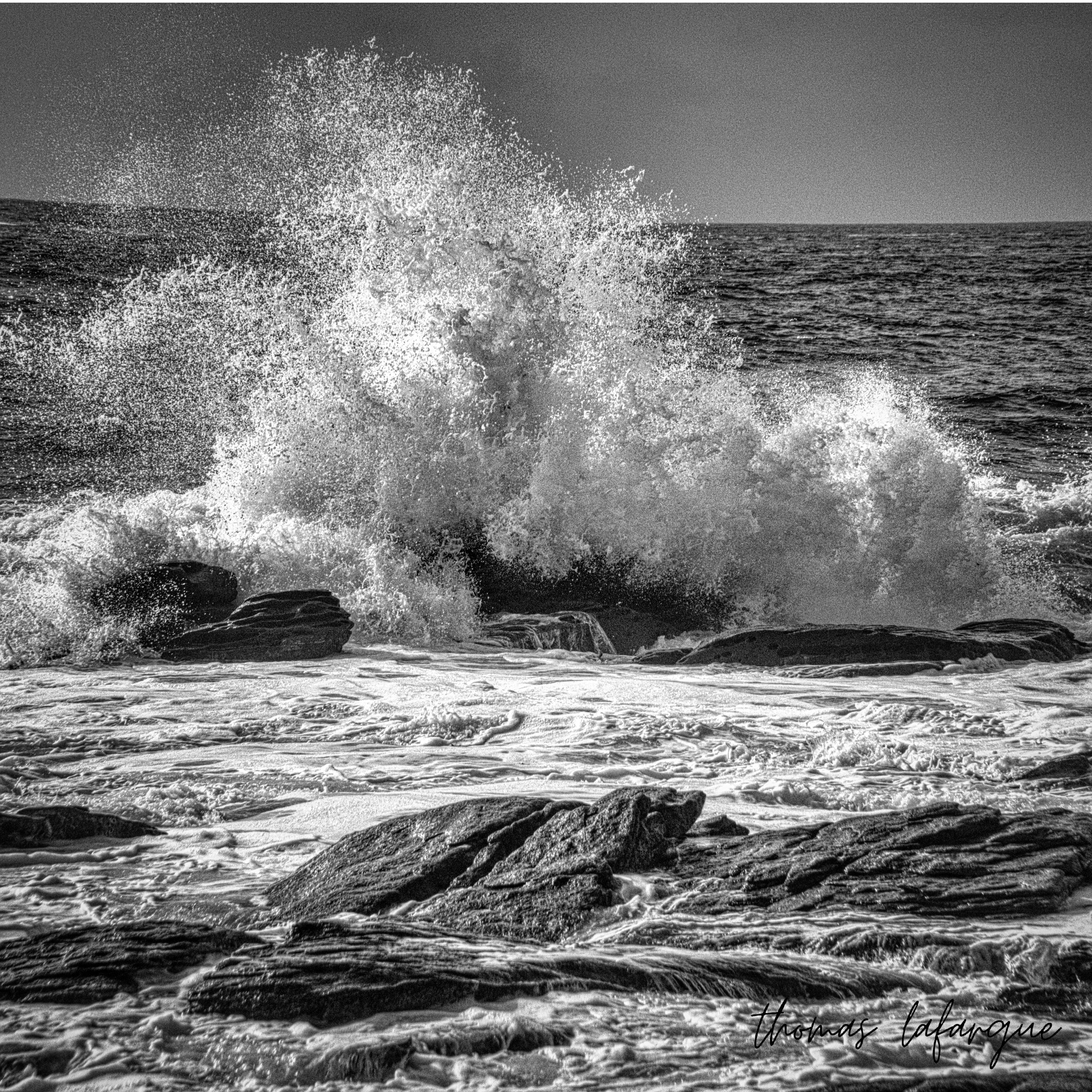 Photographie d'une vague éclatante