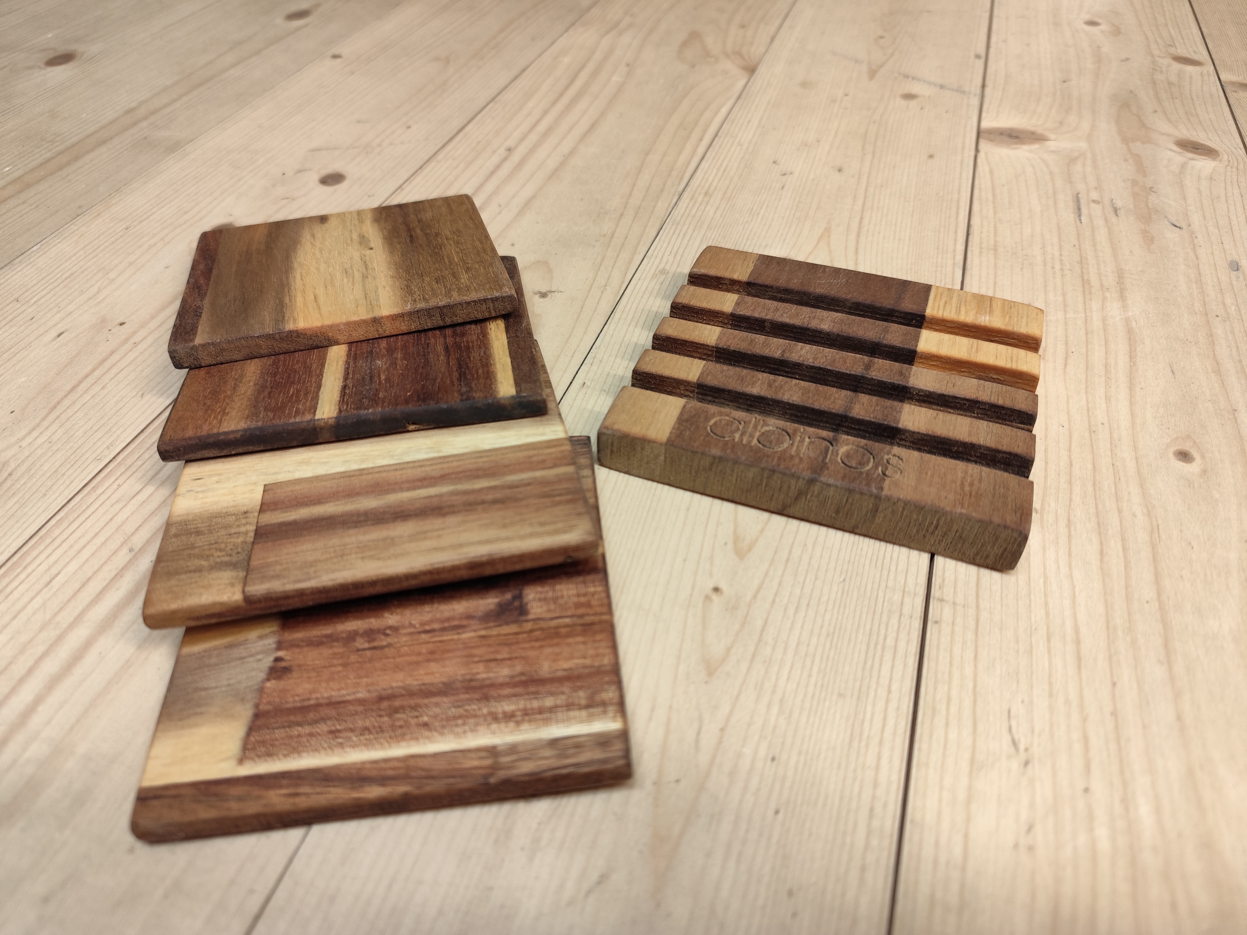 Puidust joogiklaasi alused (albinos 2)