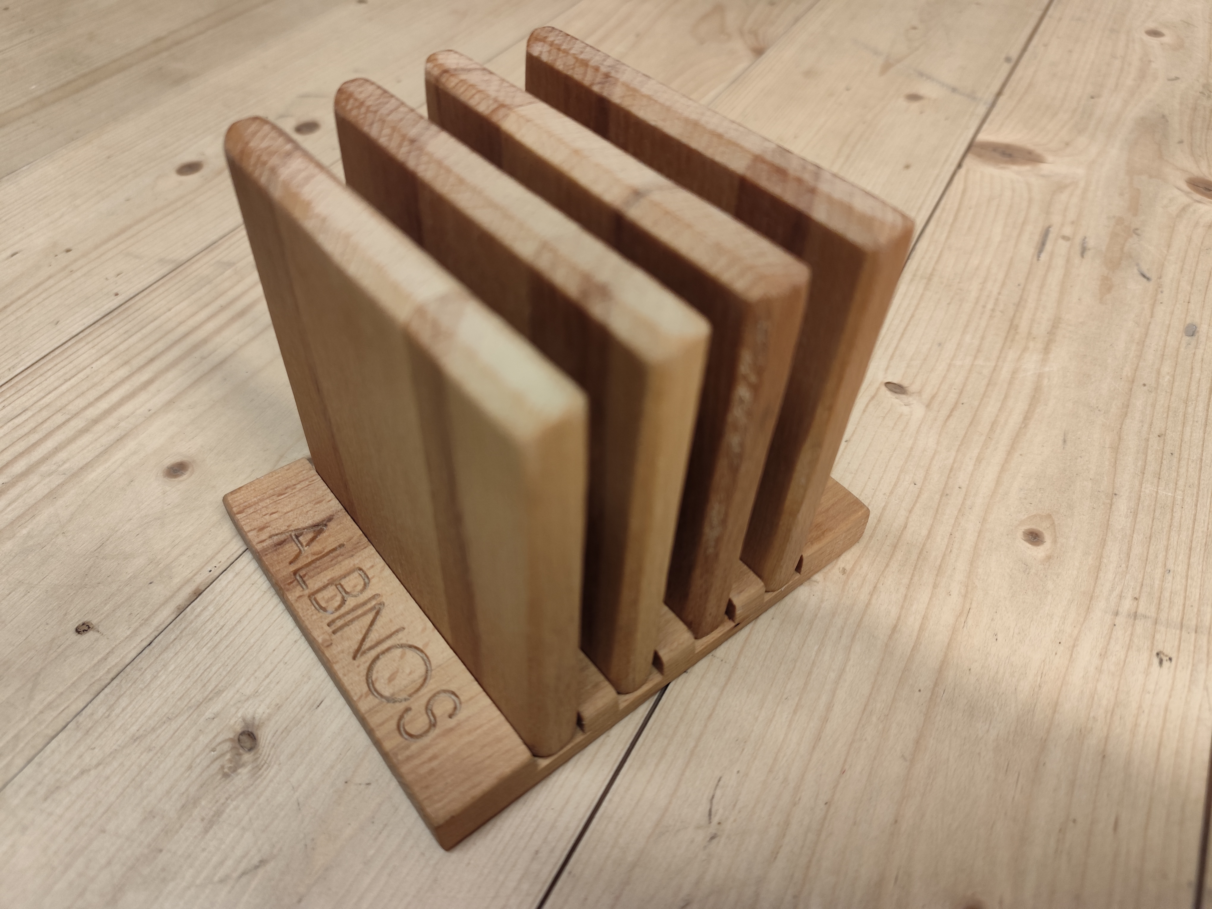 Puidust joogiklaasi alused (albinos 3)