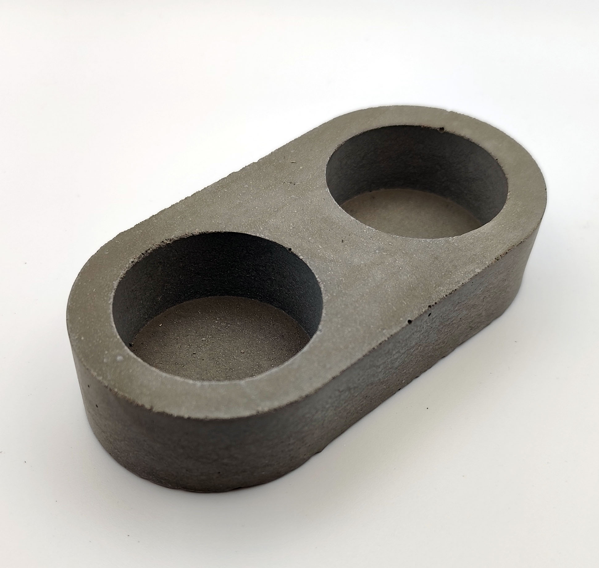 Betoonist küünlaalus (duo)