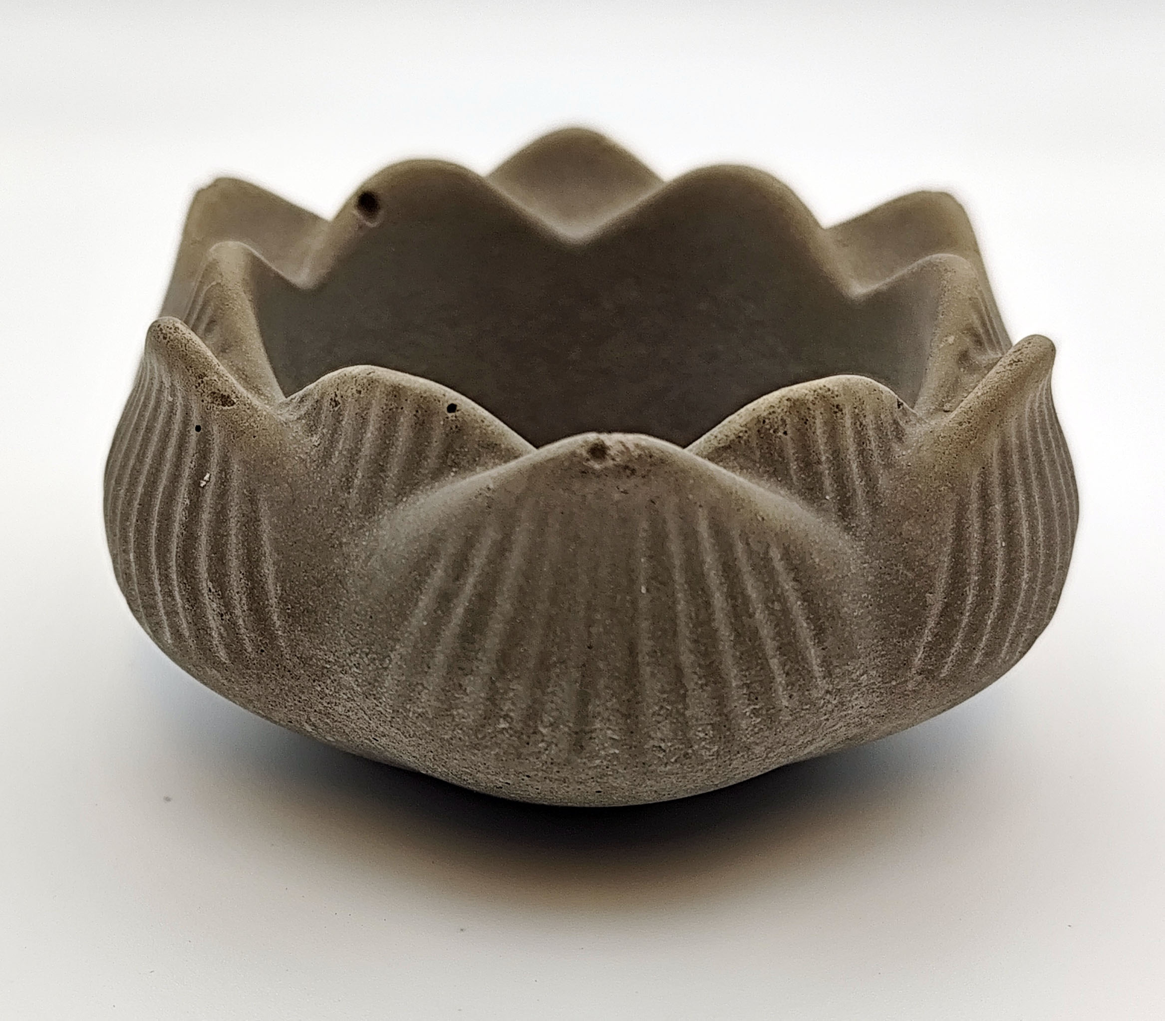 Betoonist minivaas, lillepott, küünlahoidja (õis)