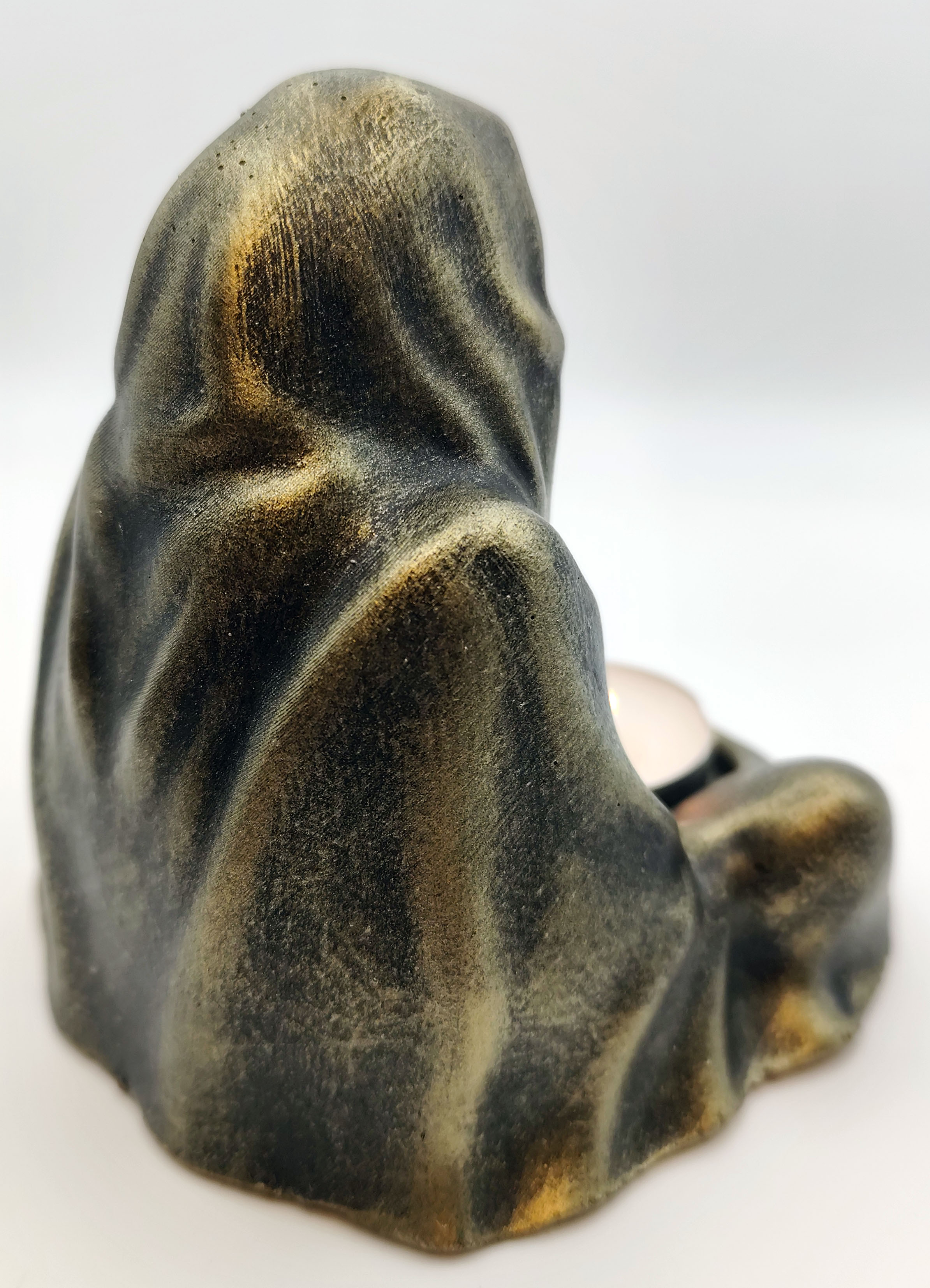 Betoonist küünlaalus (Võlur)