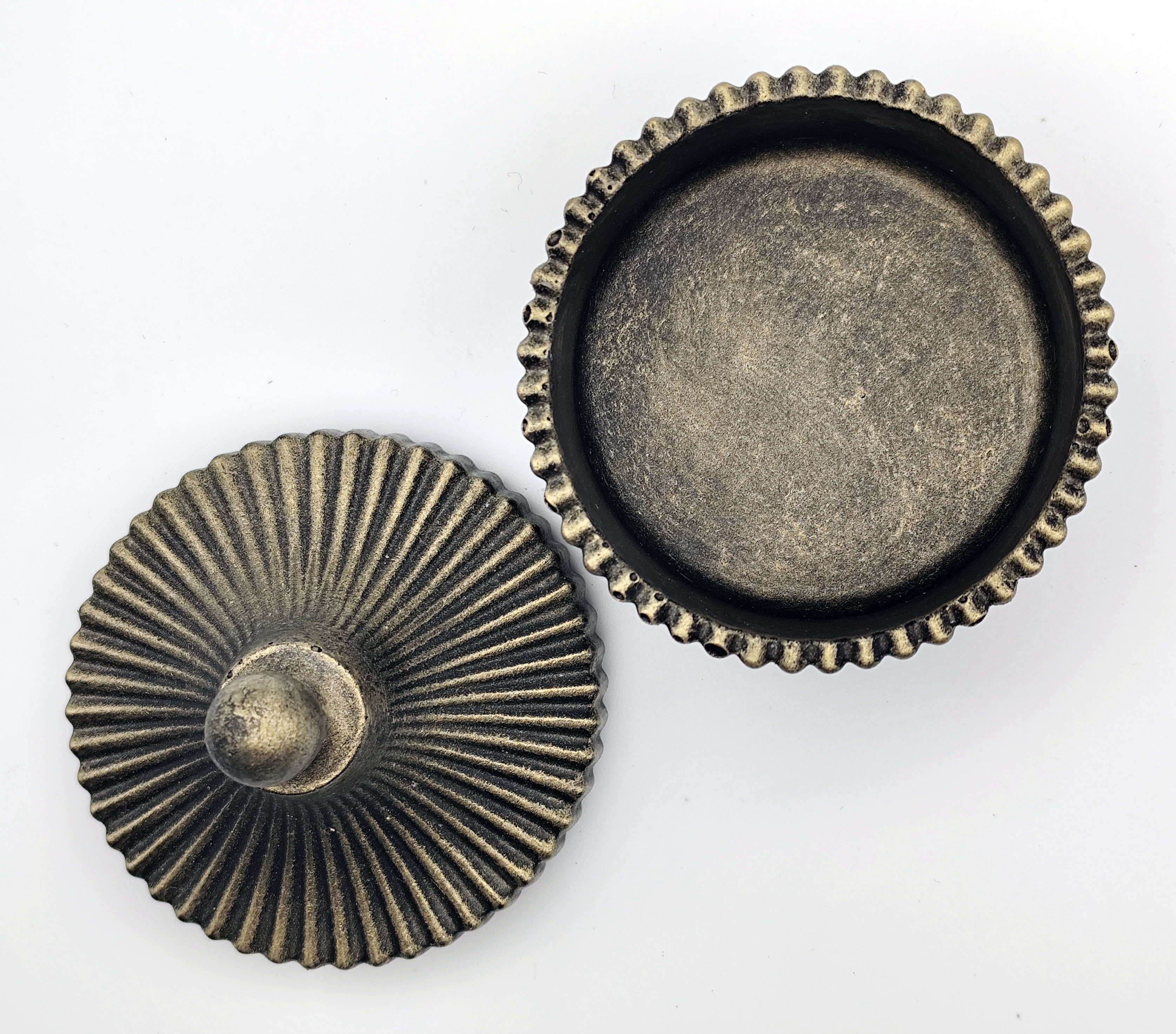 Betoonist väike karp