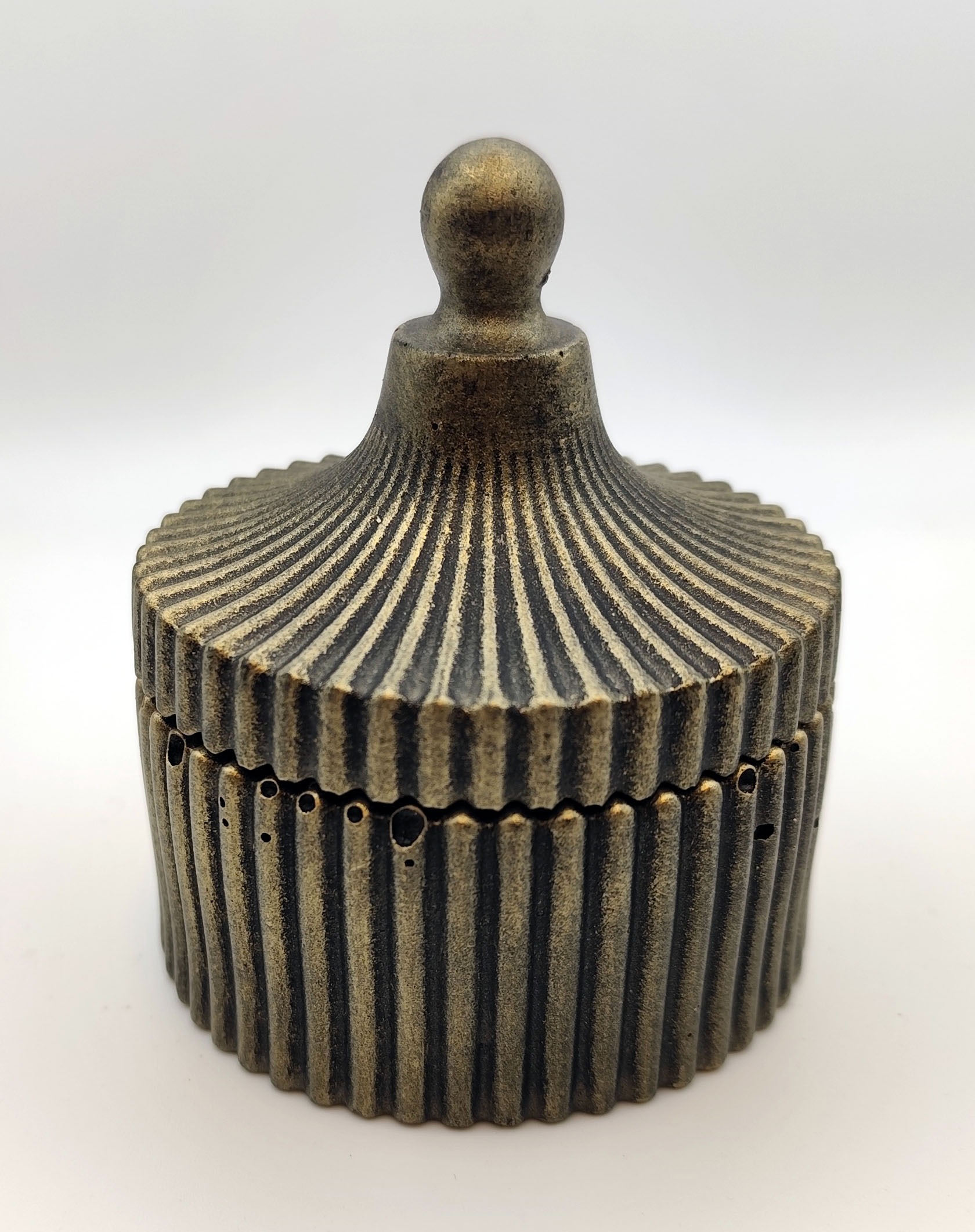 Betoonist väike karp