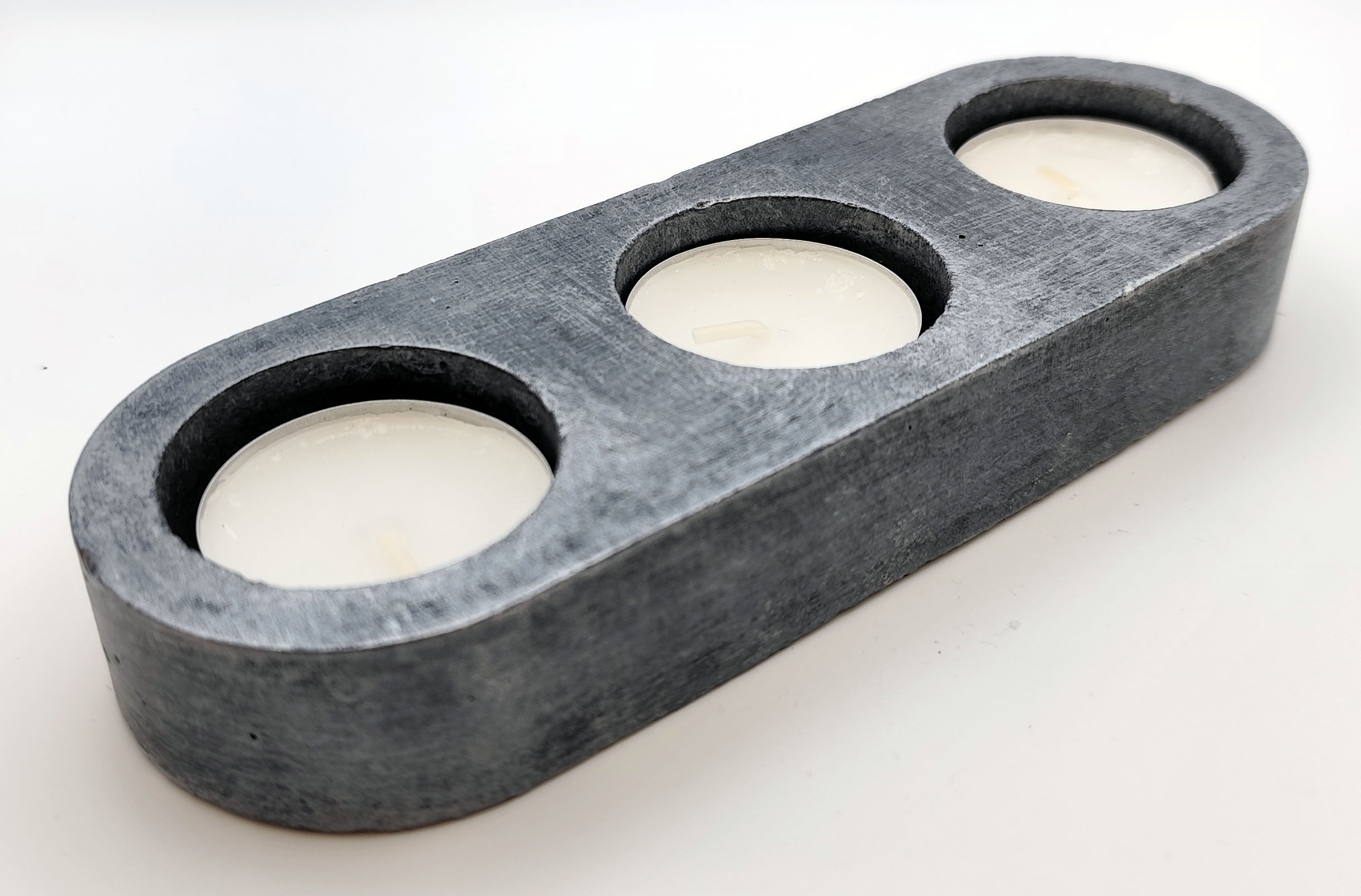 Betoonist küünlaalus (trio)