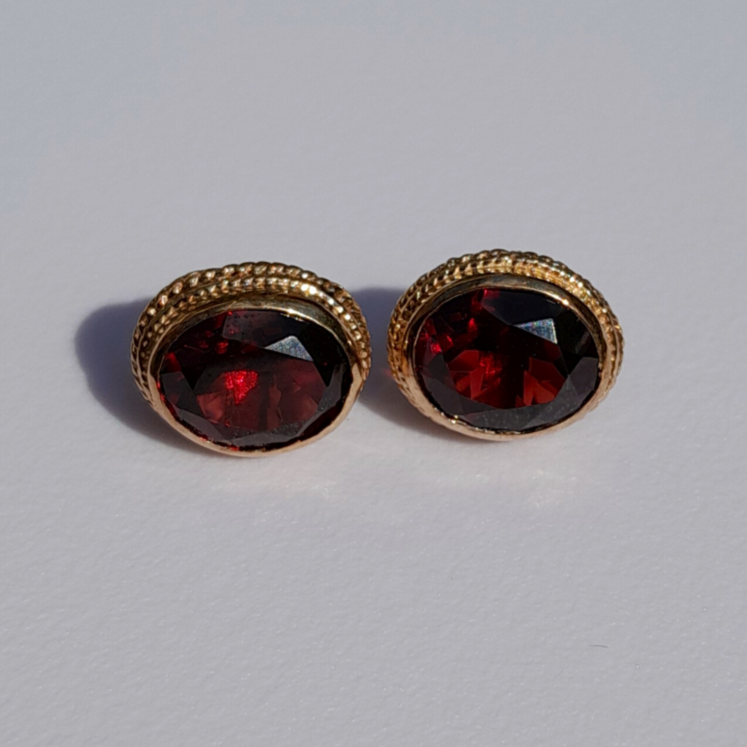 Women's 9ct gold round Earrings with Elegant wine Red colour 
