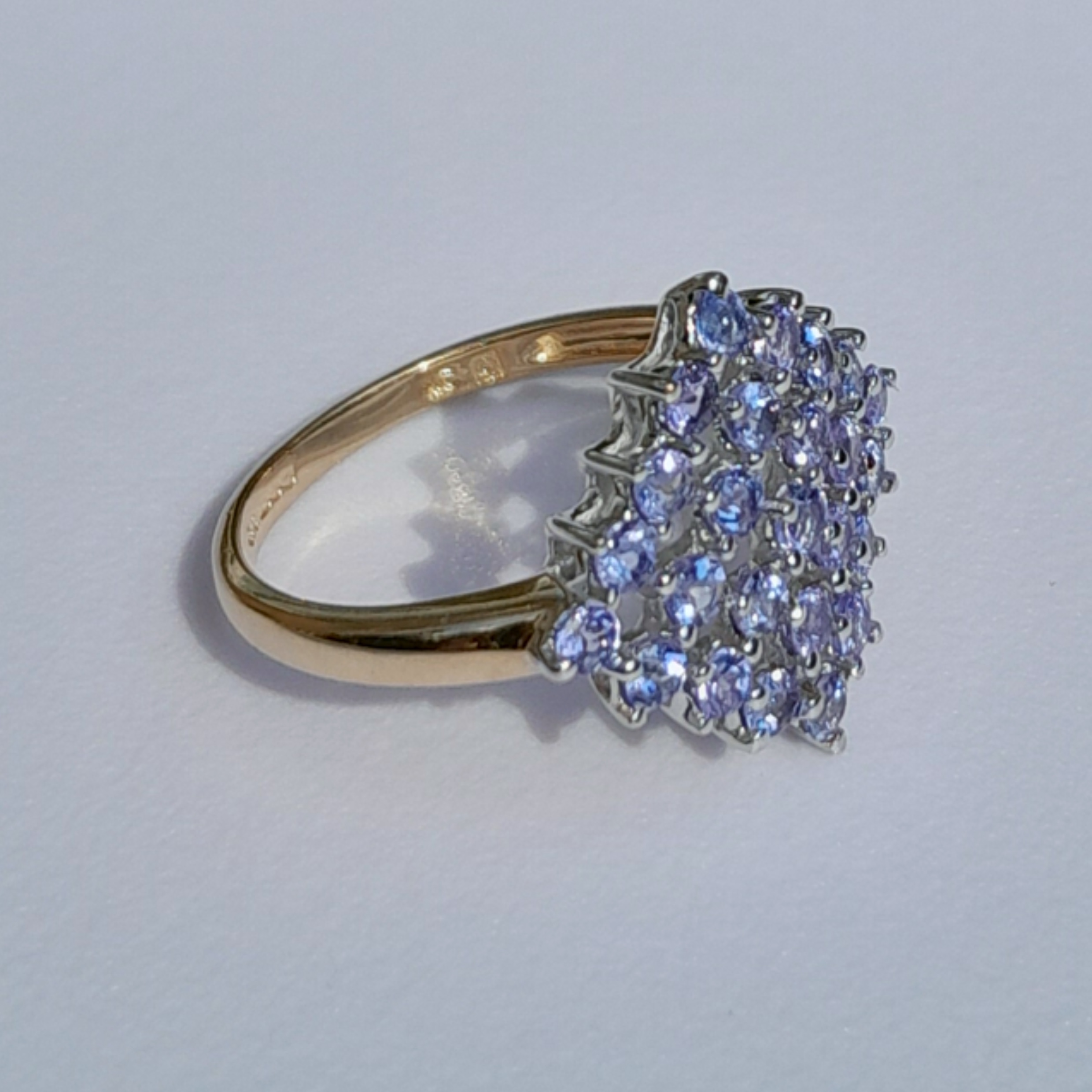 *SOLD* Women's 9ct yellow gold with 25 light purple diamonds ring size US 7 /U.K O