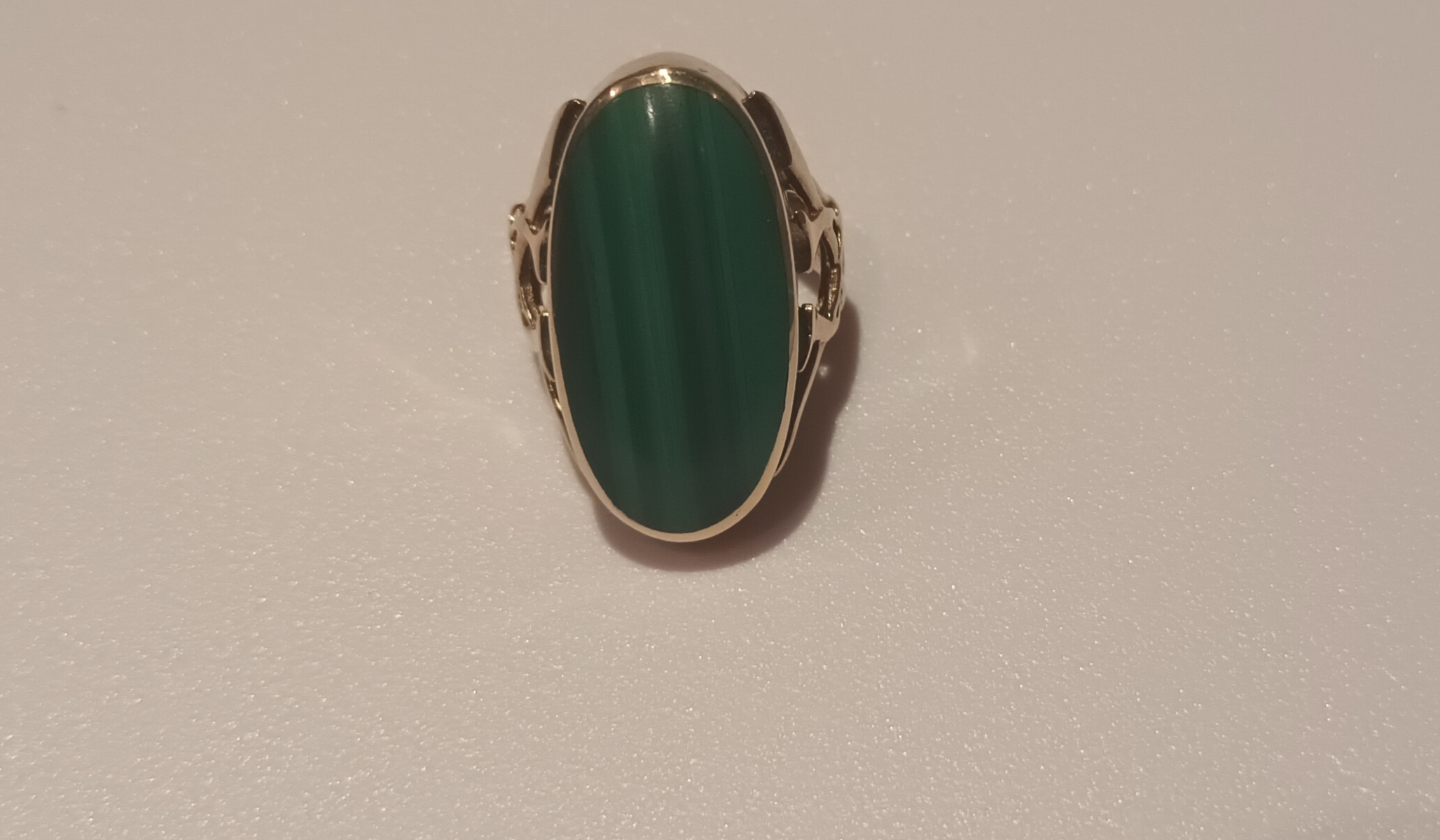 *SOLD* Women's 9ct yellow gold, Vintage Malachite ring 9.70g size U.S 7/U.K O