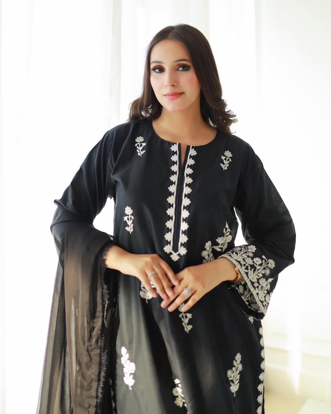 Delight black embroidery 2pc 