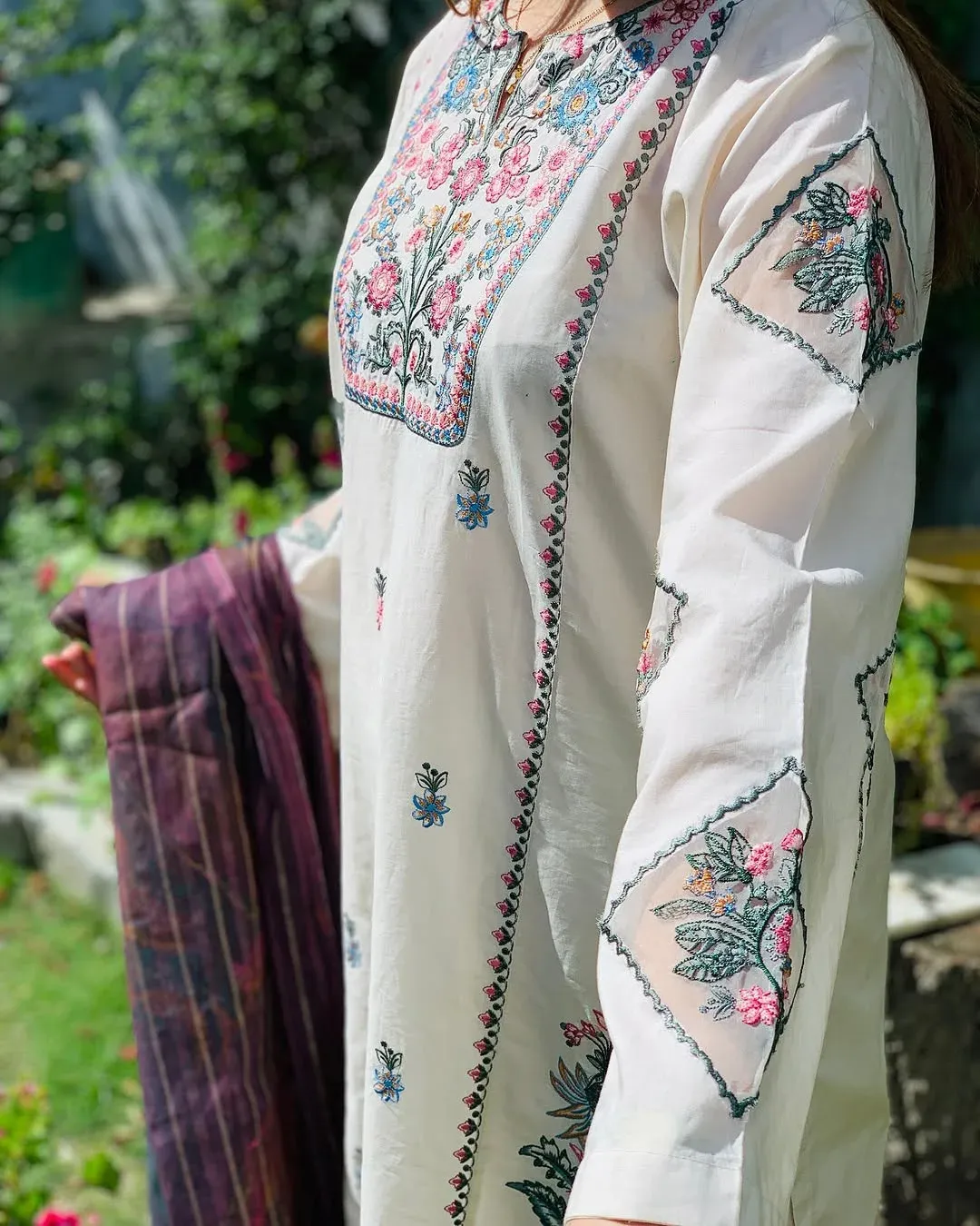 Naz embroidered 2pc | Tyba Clothing 
