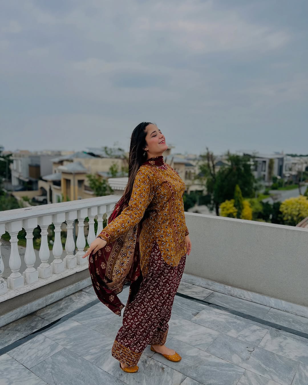 Farshi Shalwar 3pc - Lawn collection 