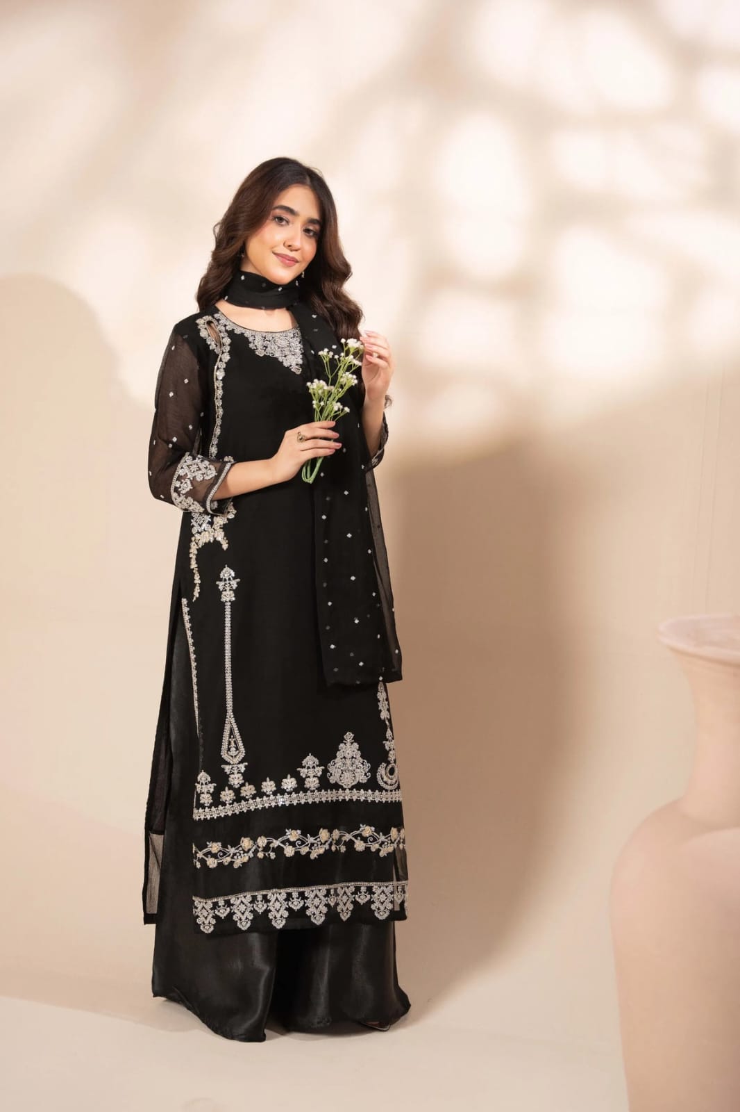 Agha jaan shefon embroided 3pc - black