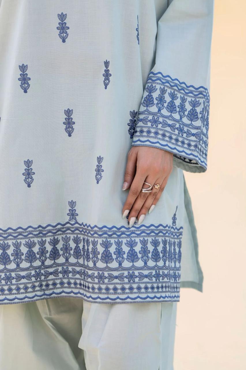 DAINA LAWM 2PC ( FARSHI SHALWAR) 