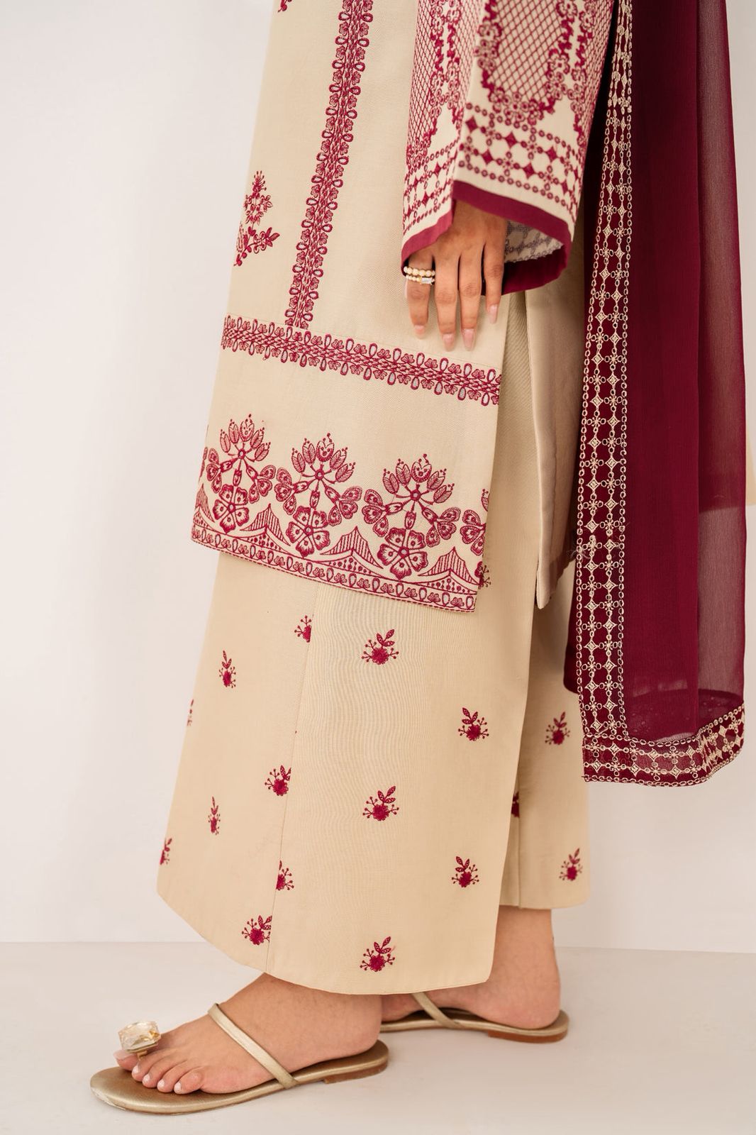 Berry Embroidered 3pc 