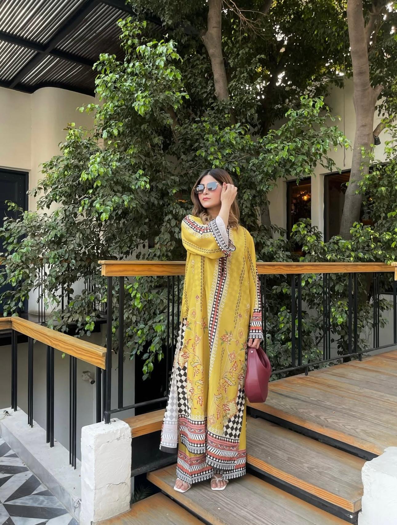 Leon 2pc| Silky Lawn collection