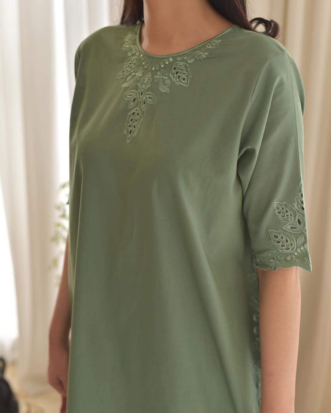 Aira Lawn 3pc Stiched 