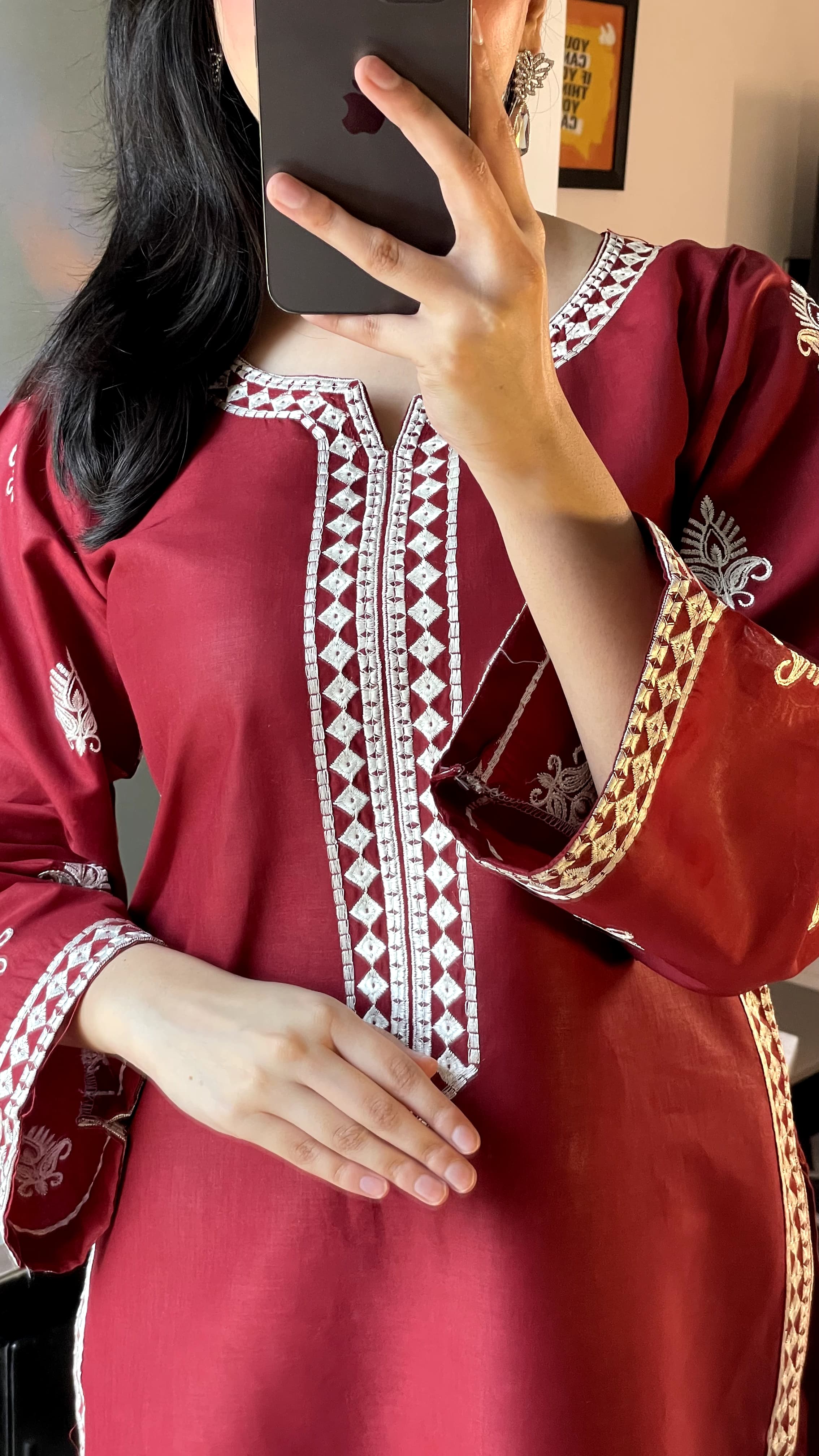 Lilly Embroidery 2pc