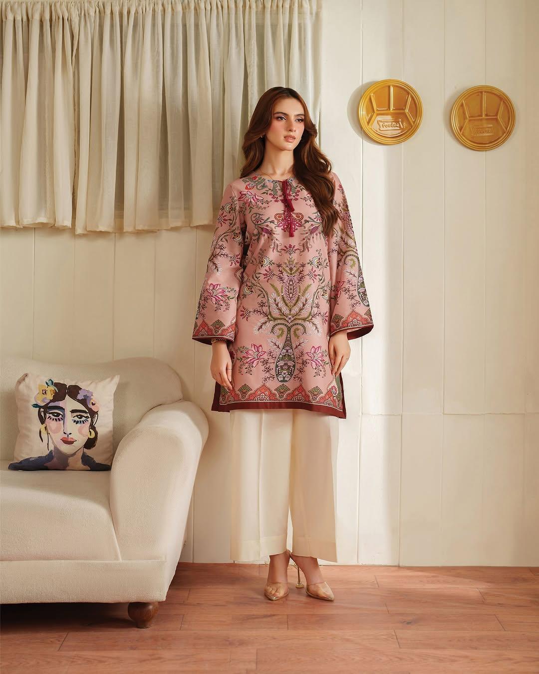Embroidered Pink Kurti set