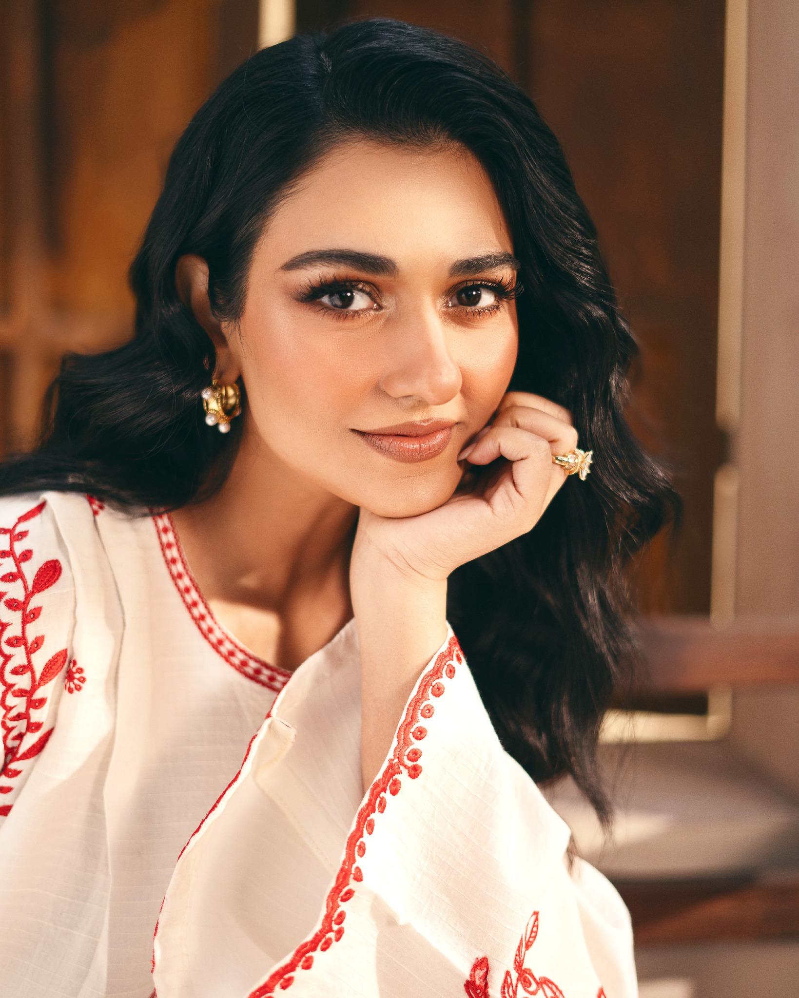 Alyana embroidery 2pc