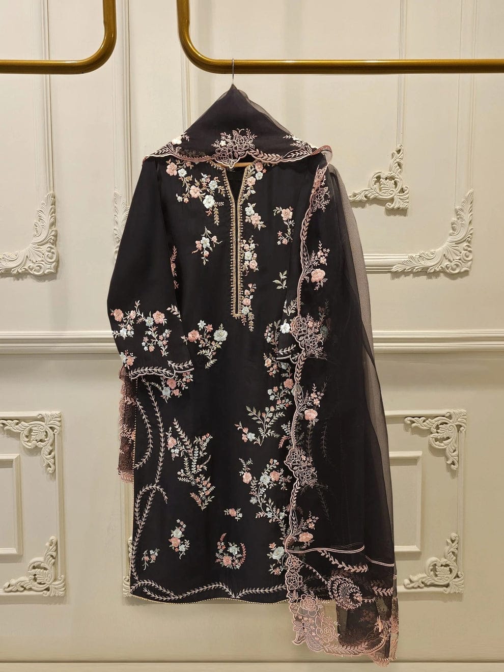 Noor Embroidered 3pc 