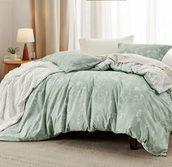 Queen Comforter Set - Sage Green Comforter, Cute Floral Bedding Comforter Sets, 3 Pieces, 1 Soft Reversible Botanical Flowers Comforter and 2 Pillow Shams