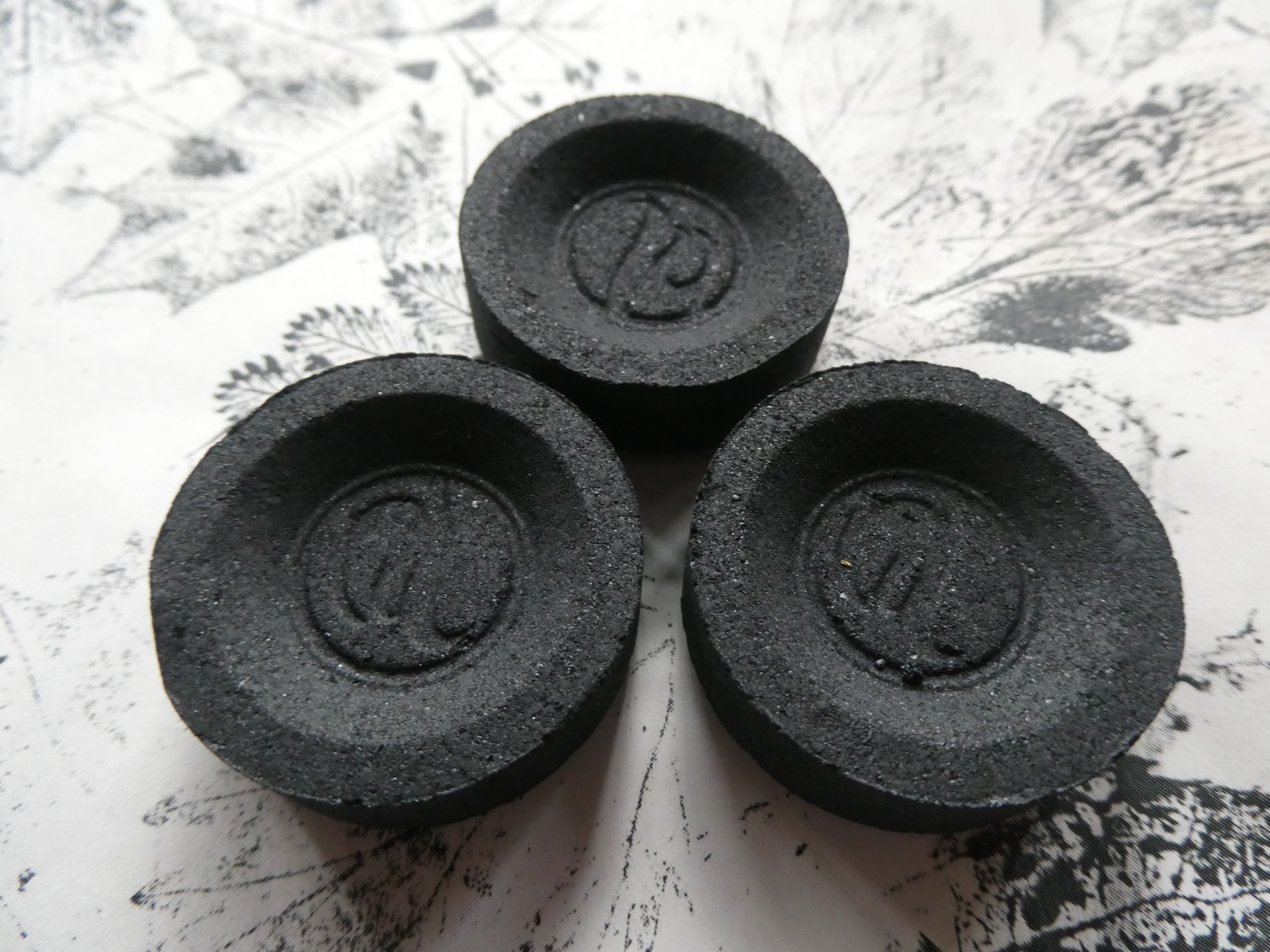 Kokoso Angliukai Dervų/ Birių Smilkalų Smilkymui