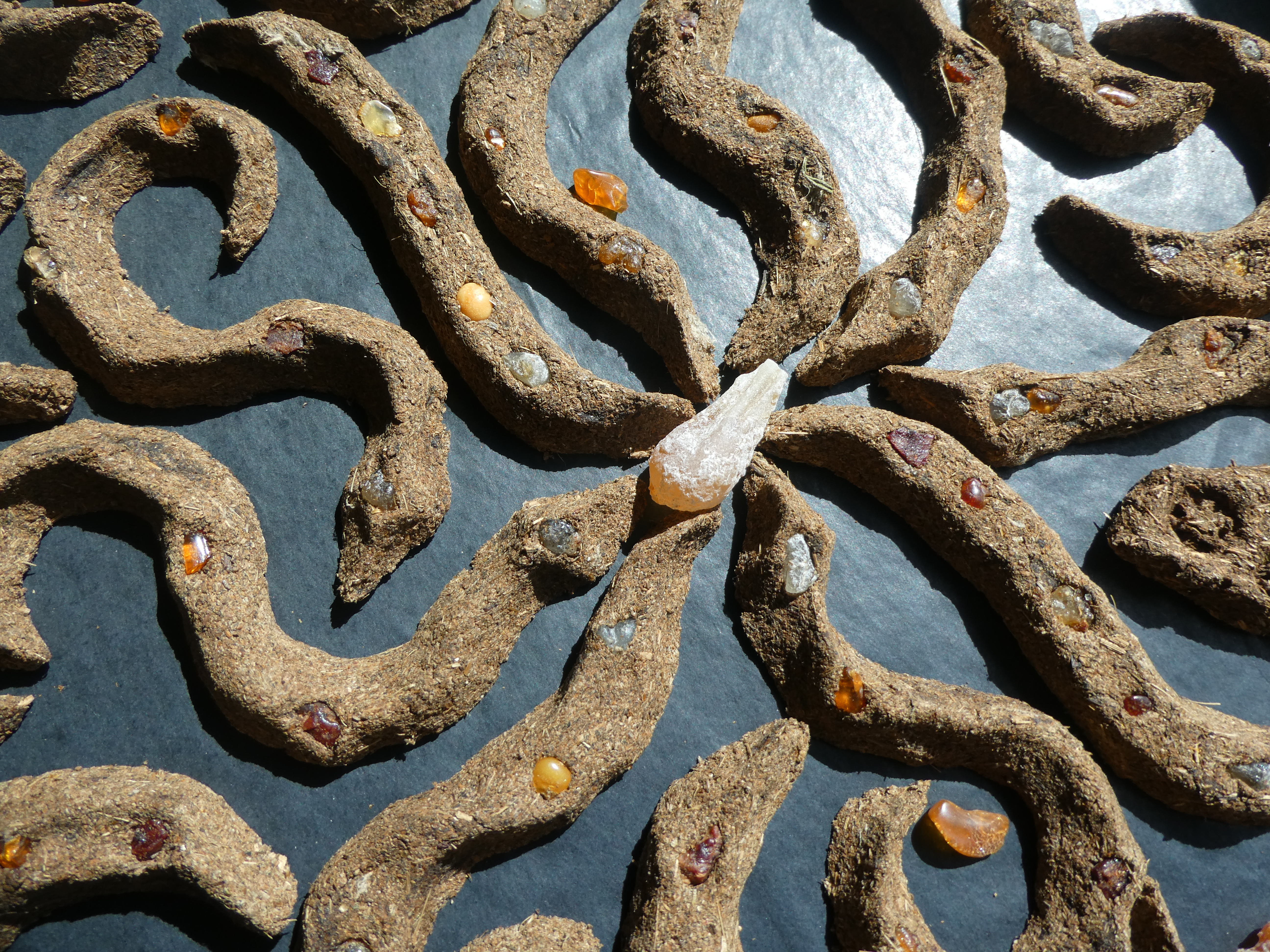 LAILA Smilkalai Su Frankincense, Mira, Gintaru, Bičių Pikiu