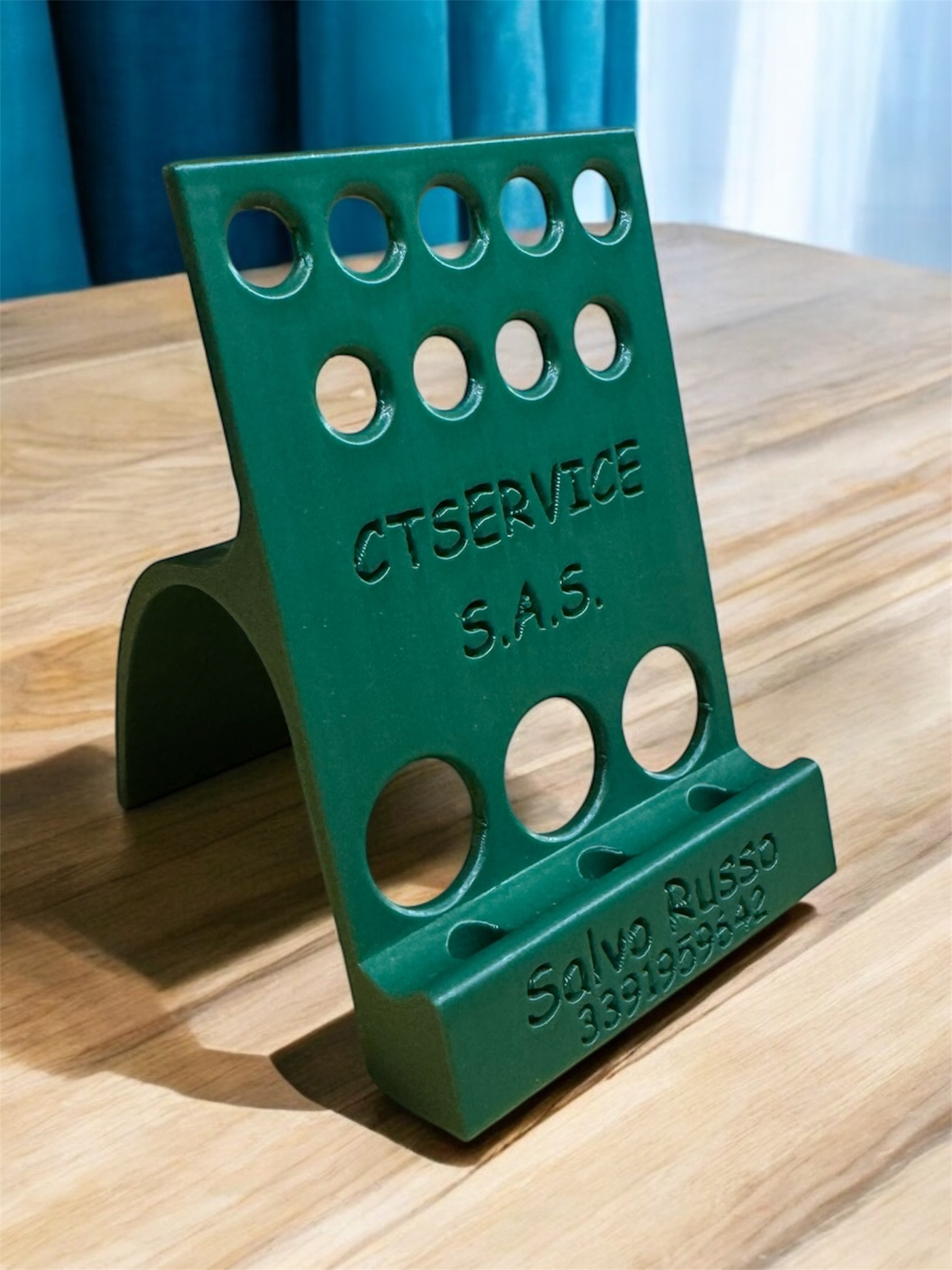 Portacellulare con i dati aziendali