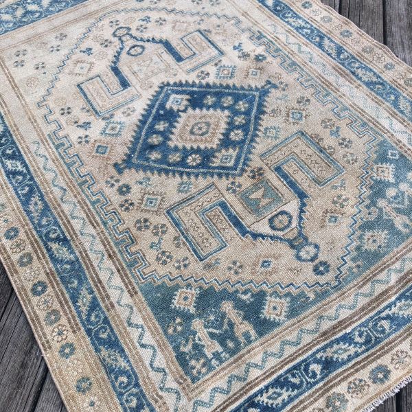 4x6 Worn Blue Rug