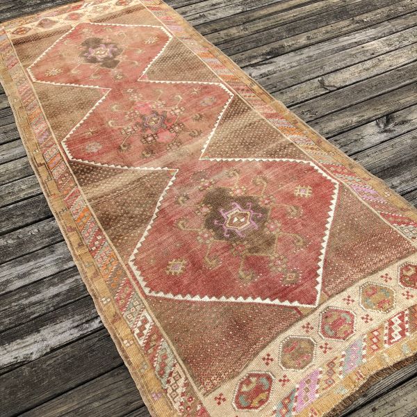 4x10 Red Vintage Runner