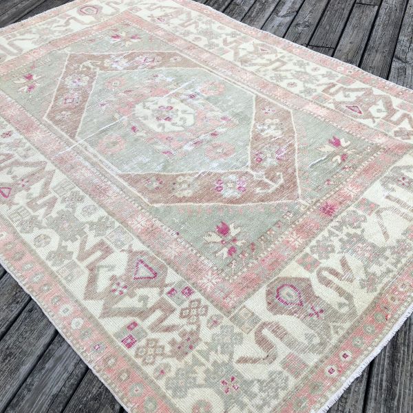 6x7 Distressed Turkish Rug