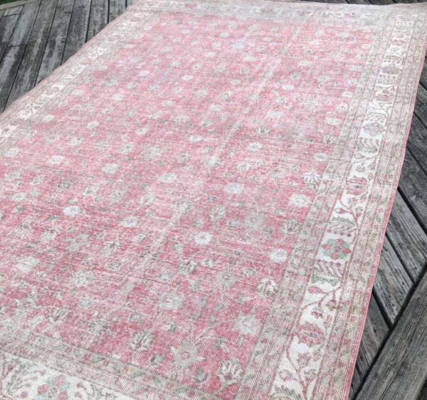 7x11 Pink Vintage Rug